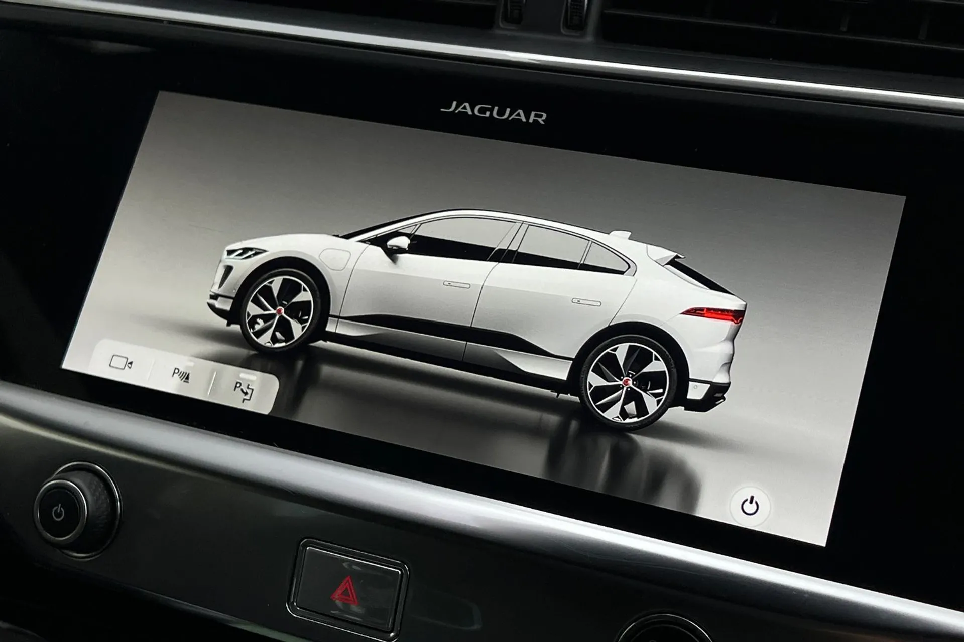 Jaguar I-PACE thumbnail image number 74