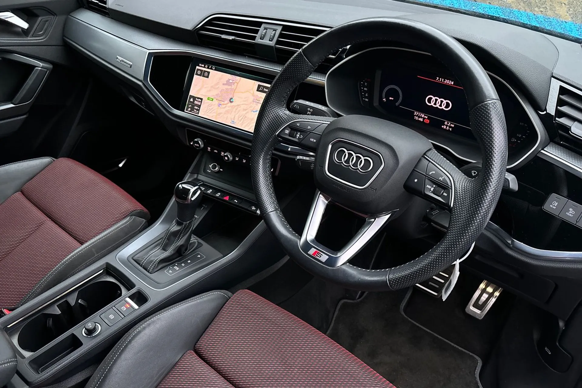 Audi Q3 thumbnail image number 25