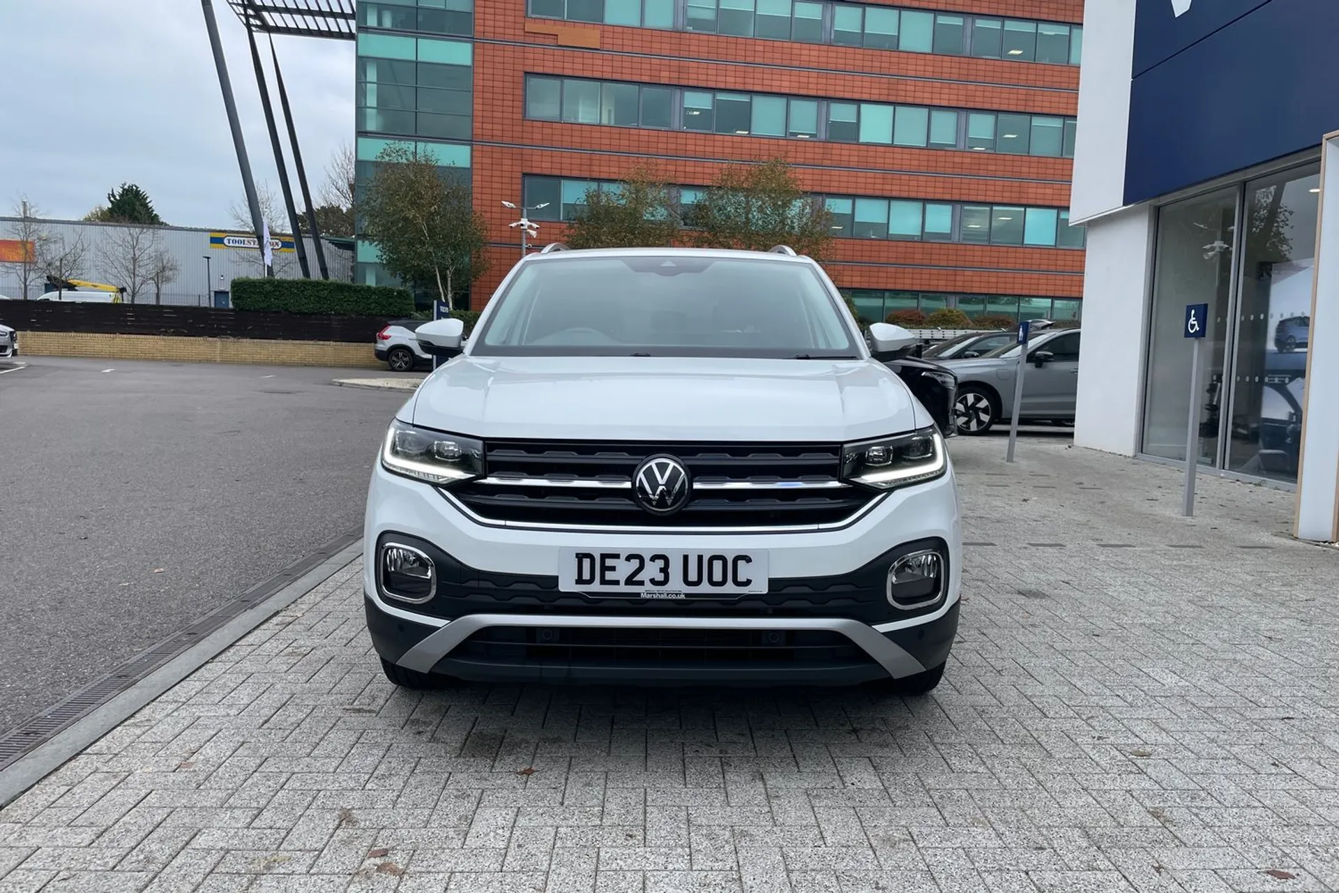 VOLKSWAGEN T-CROSS thumbnail image number 11