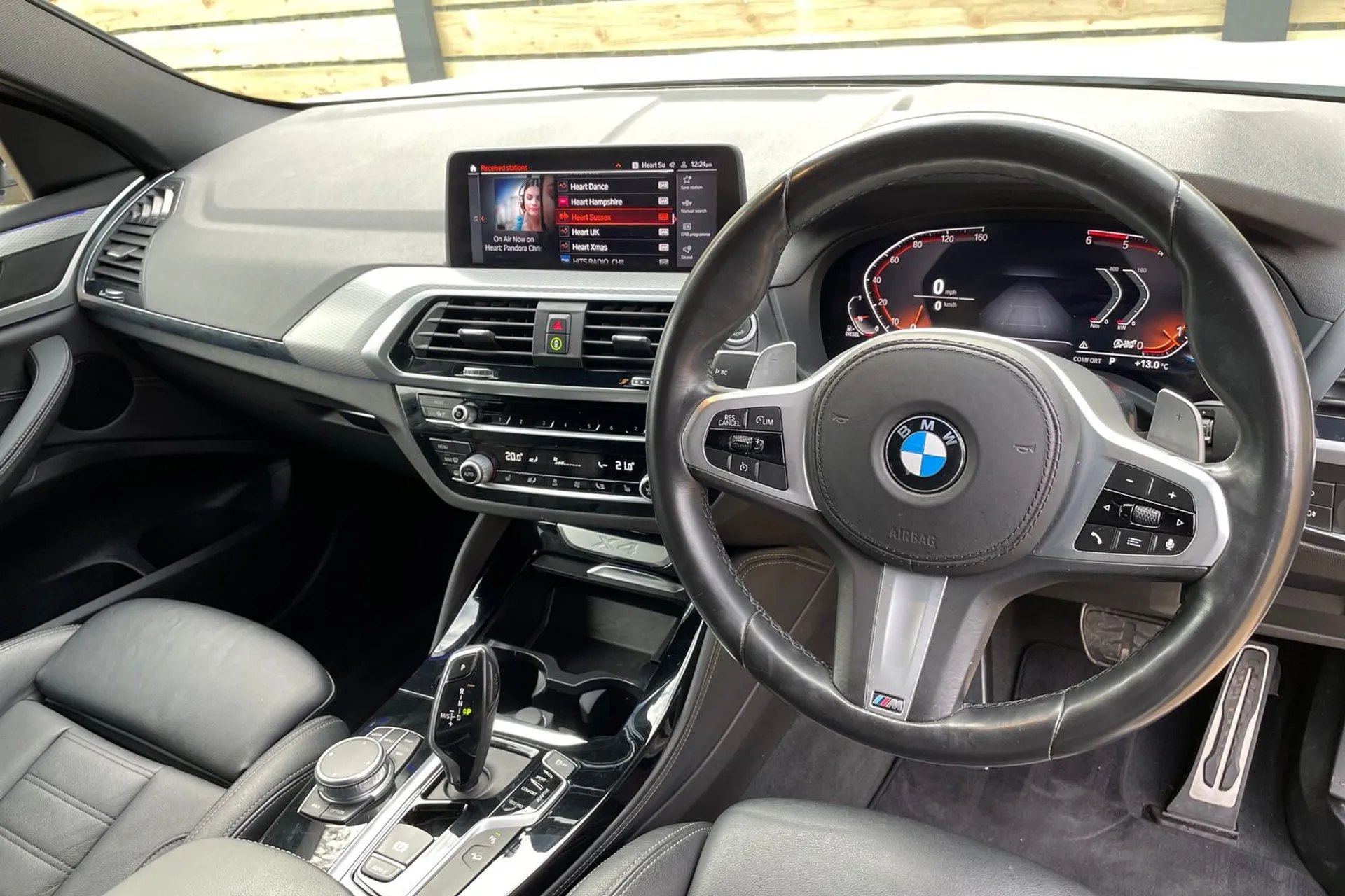 BMW X4 thumbnail image number 26