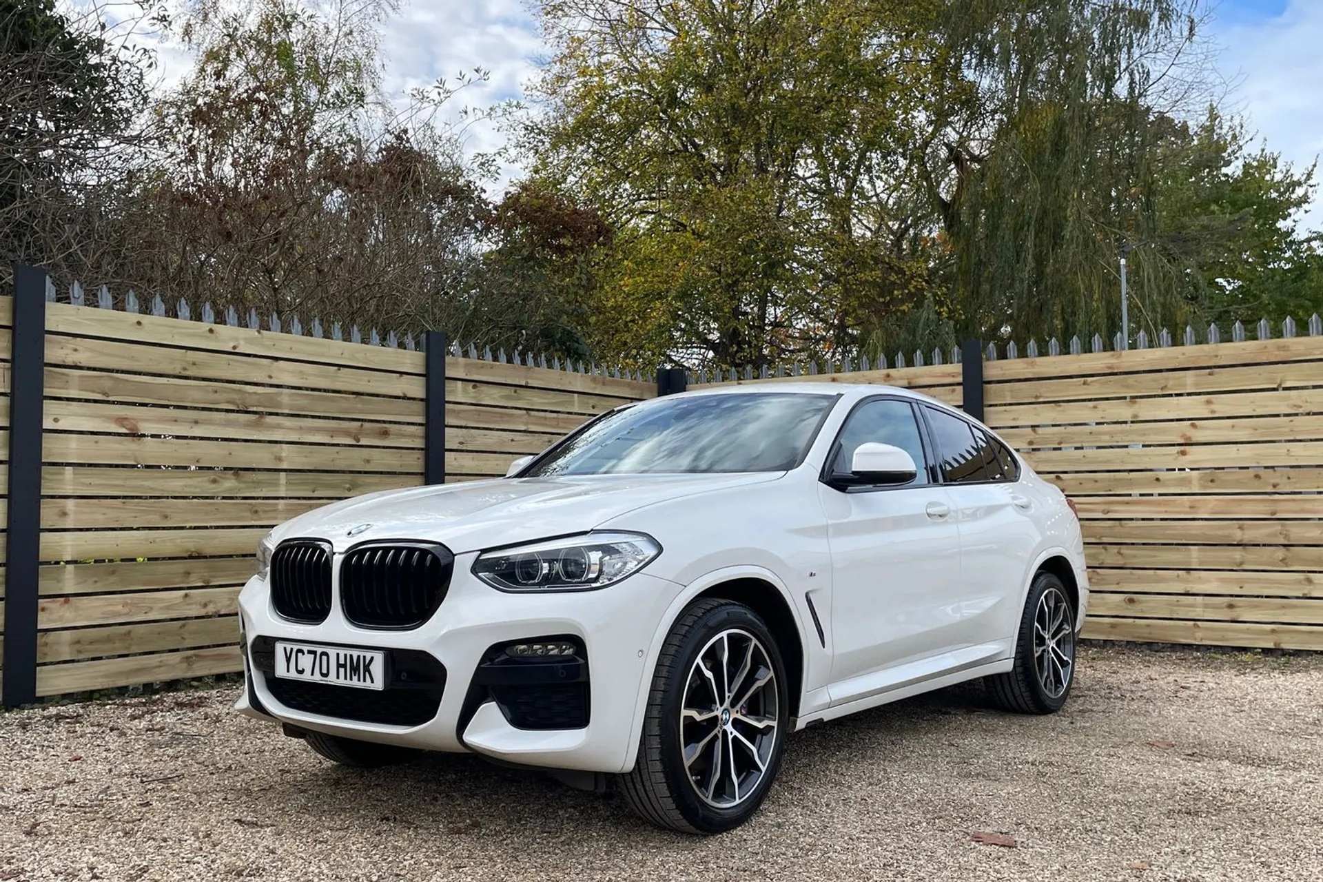 BMW X4 thumbnail image number 11