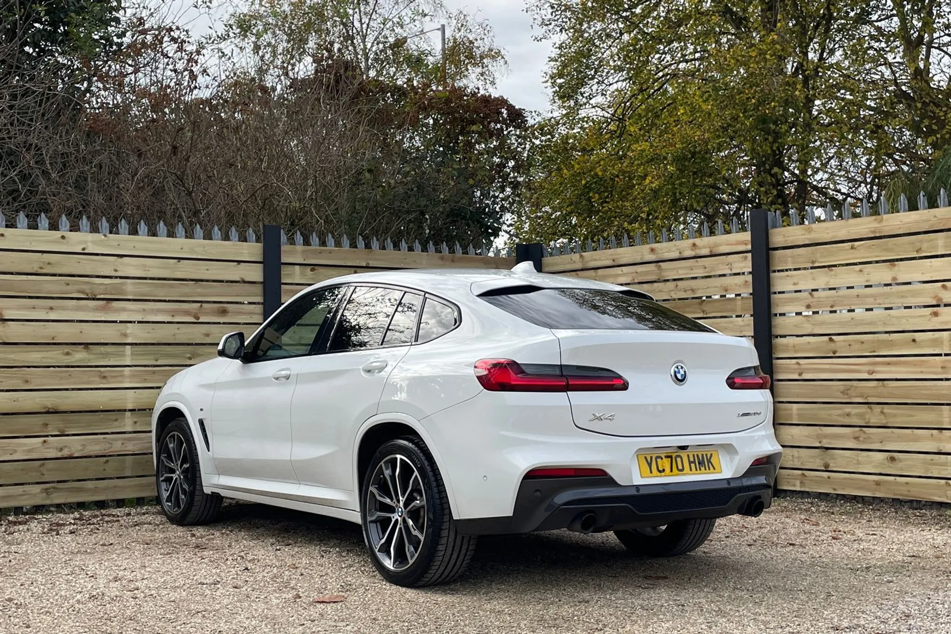 BMW X4 thumbnail image number 9