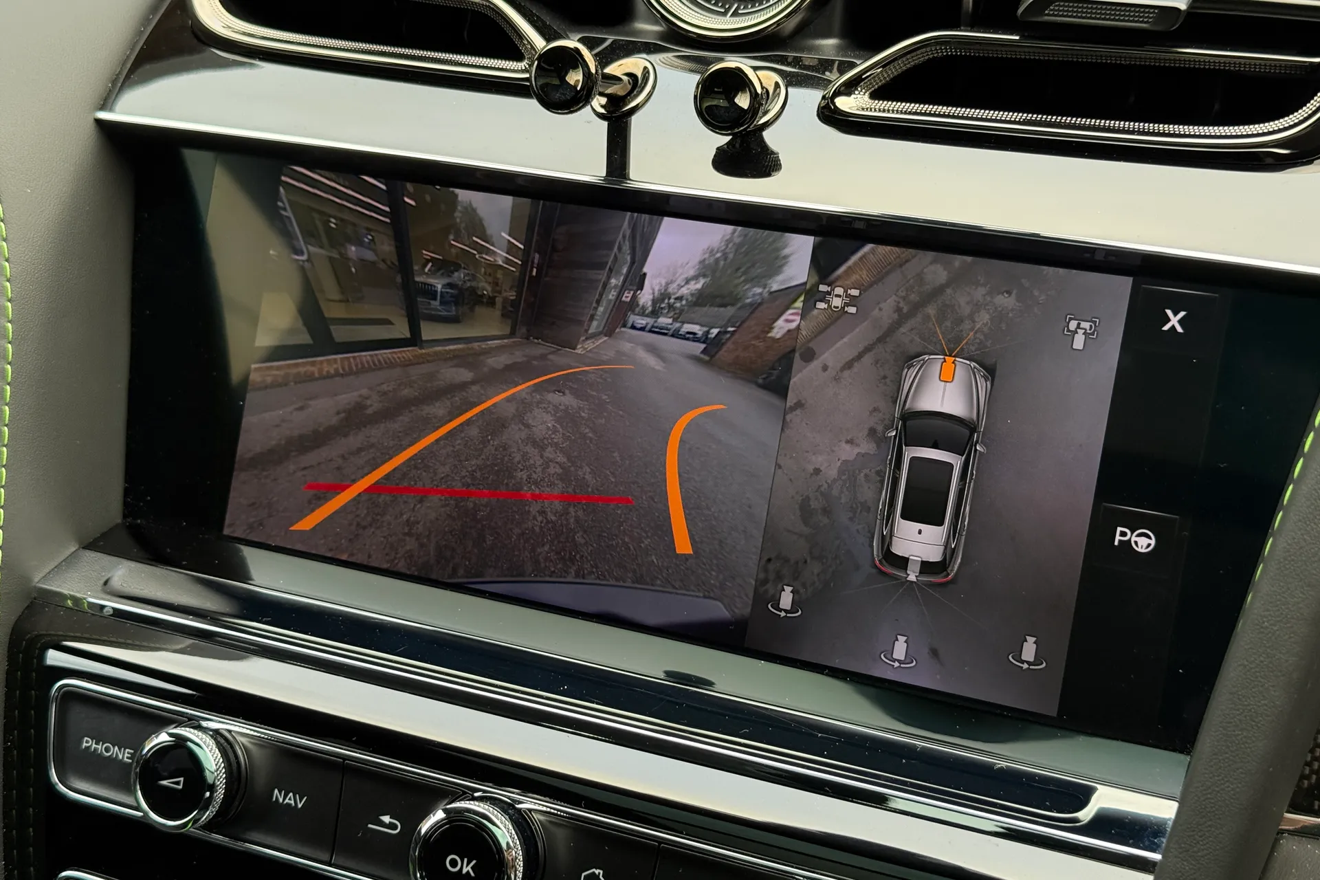 Bentley BENTAYGA thumbnail image number 38