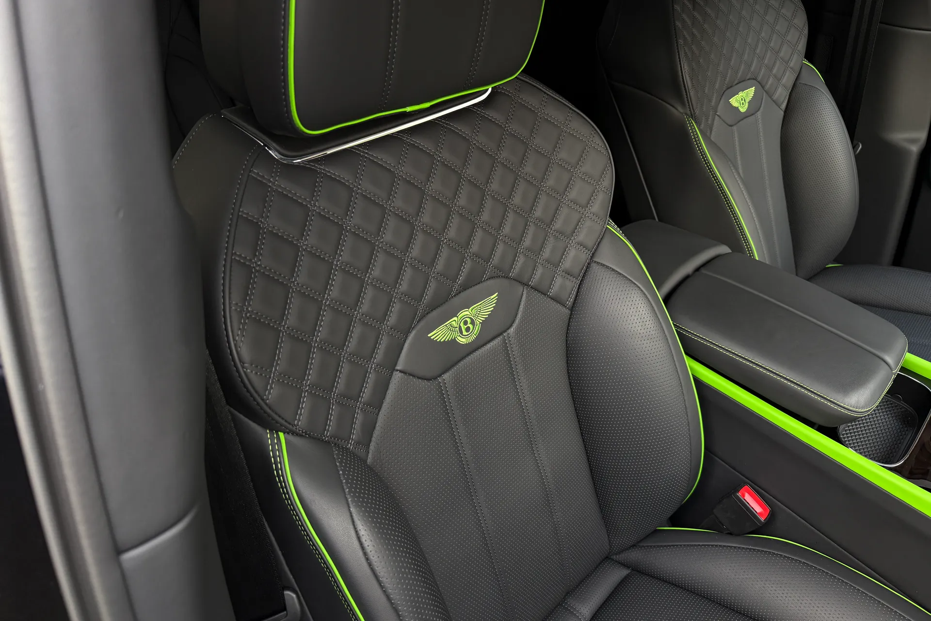 Bentley BENTAYGA thumbnail image number 22