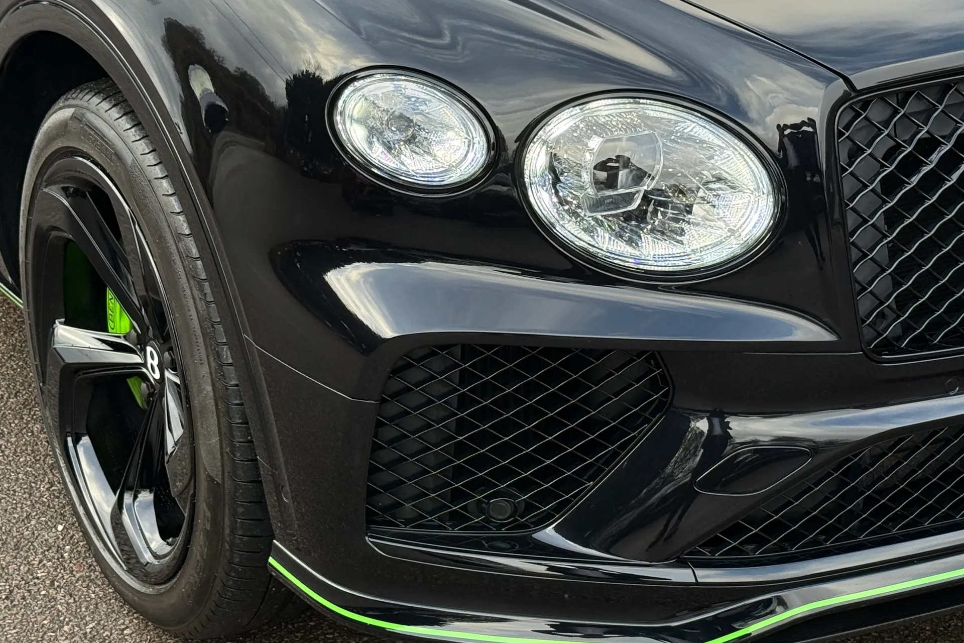 Bentley BENTAYGA thumbnail image number 17