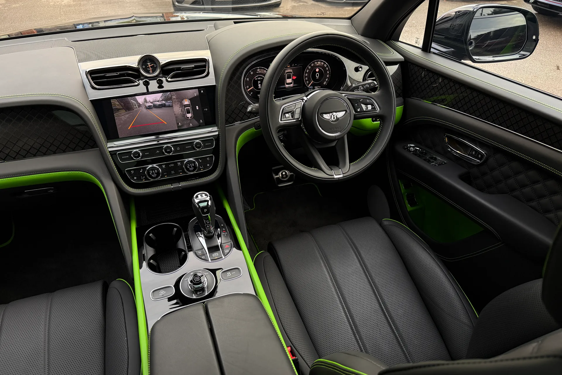 Bentley BENTAYGA thumbnail image number 31