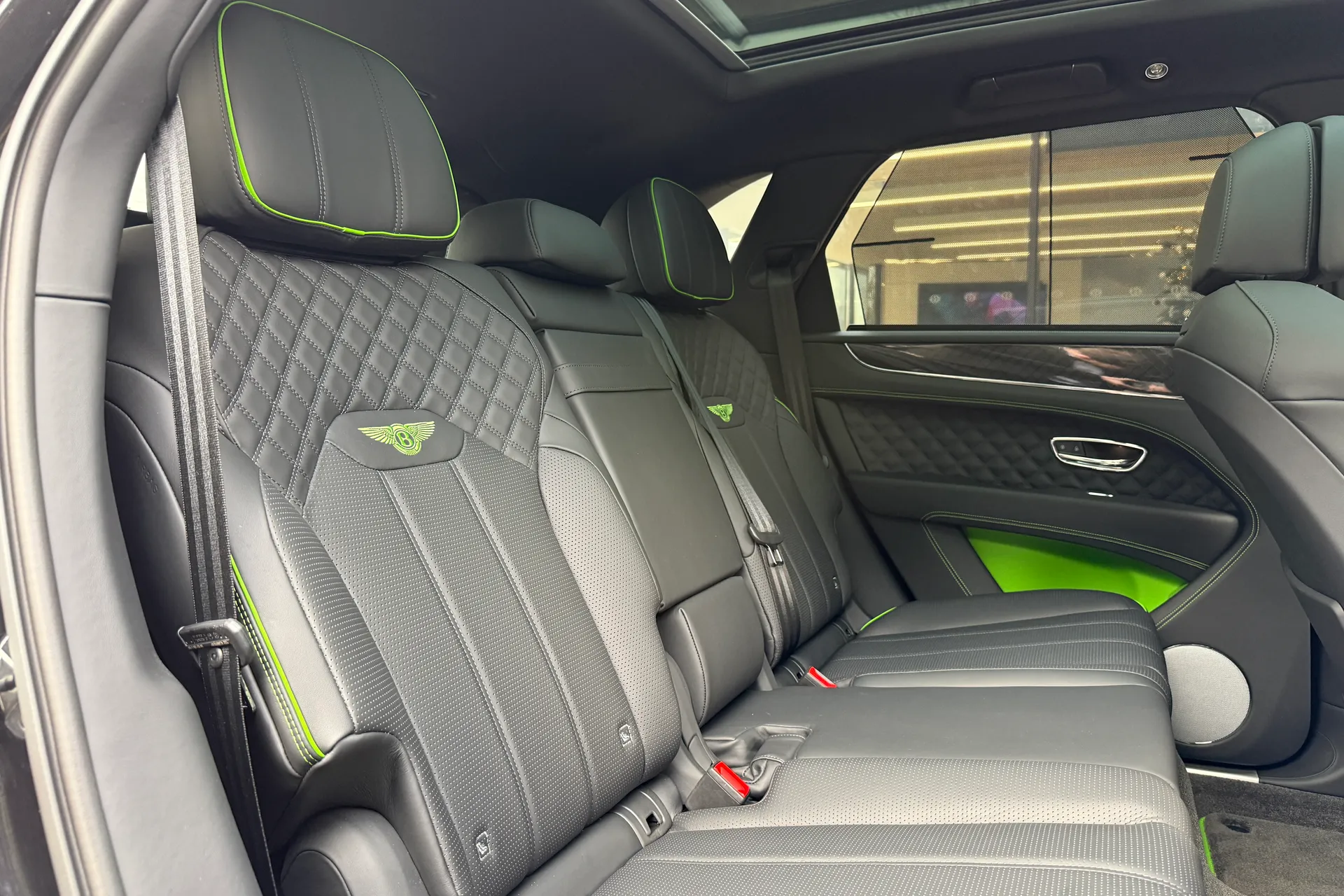 Bentley BENTAYGA thumbnail image number 28