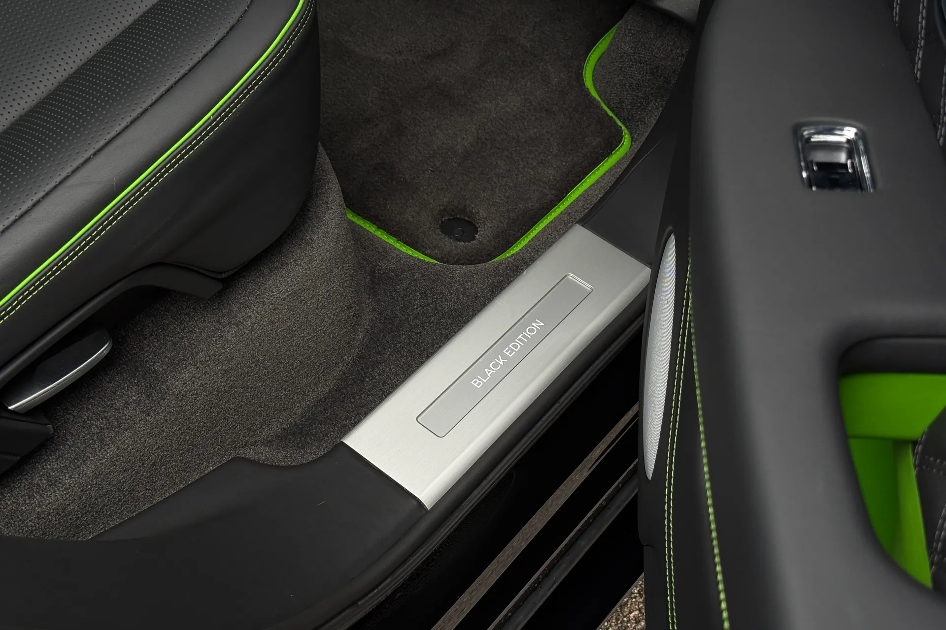 Bentley BENTAYGA thumbnail image number 53