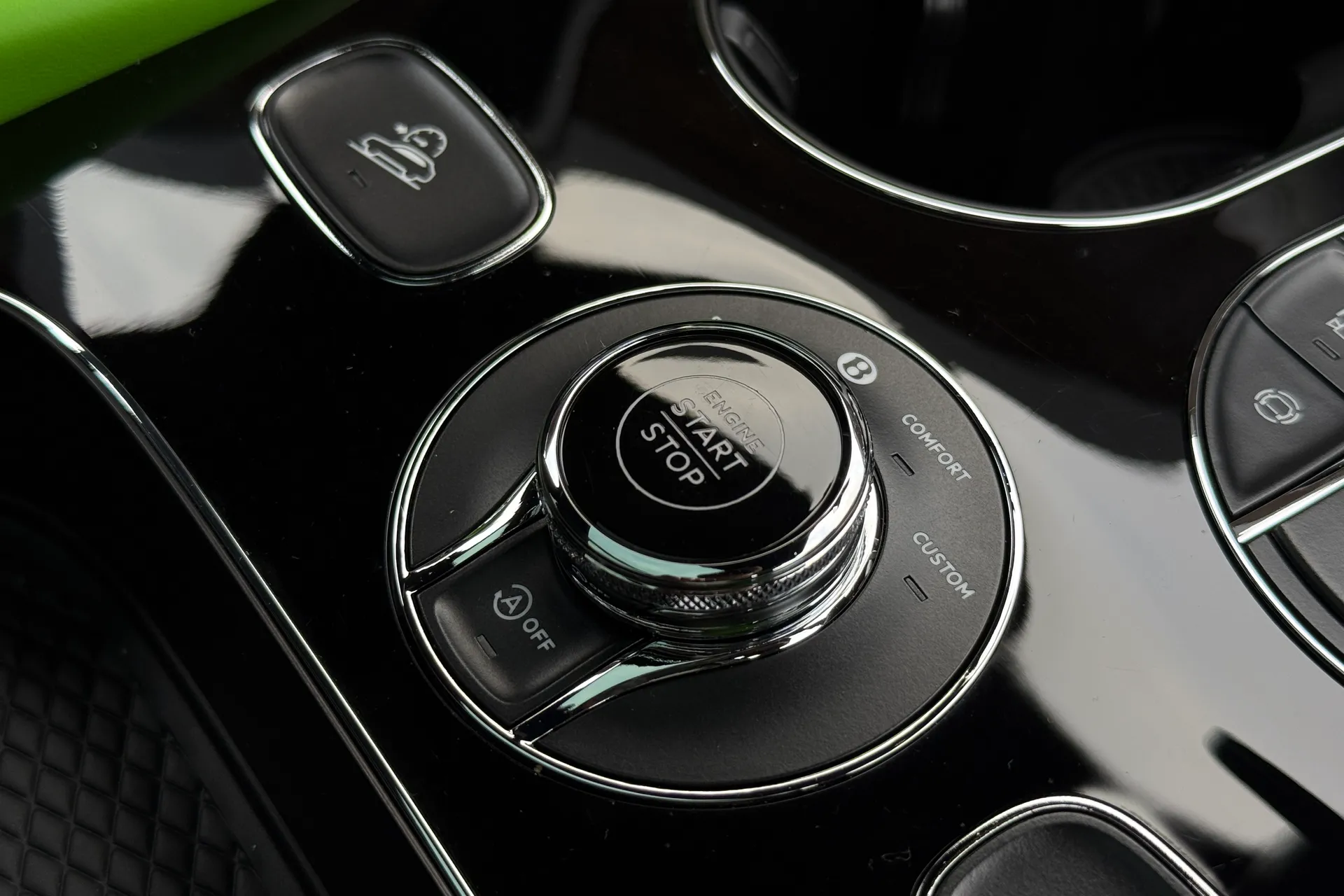 Bentley BENTAYGA thumbnail image number 48