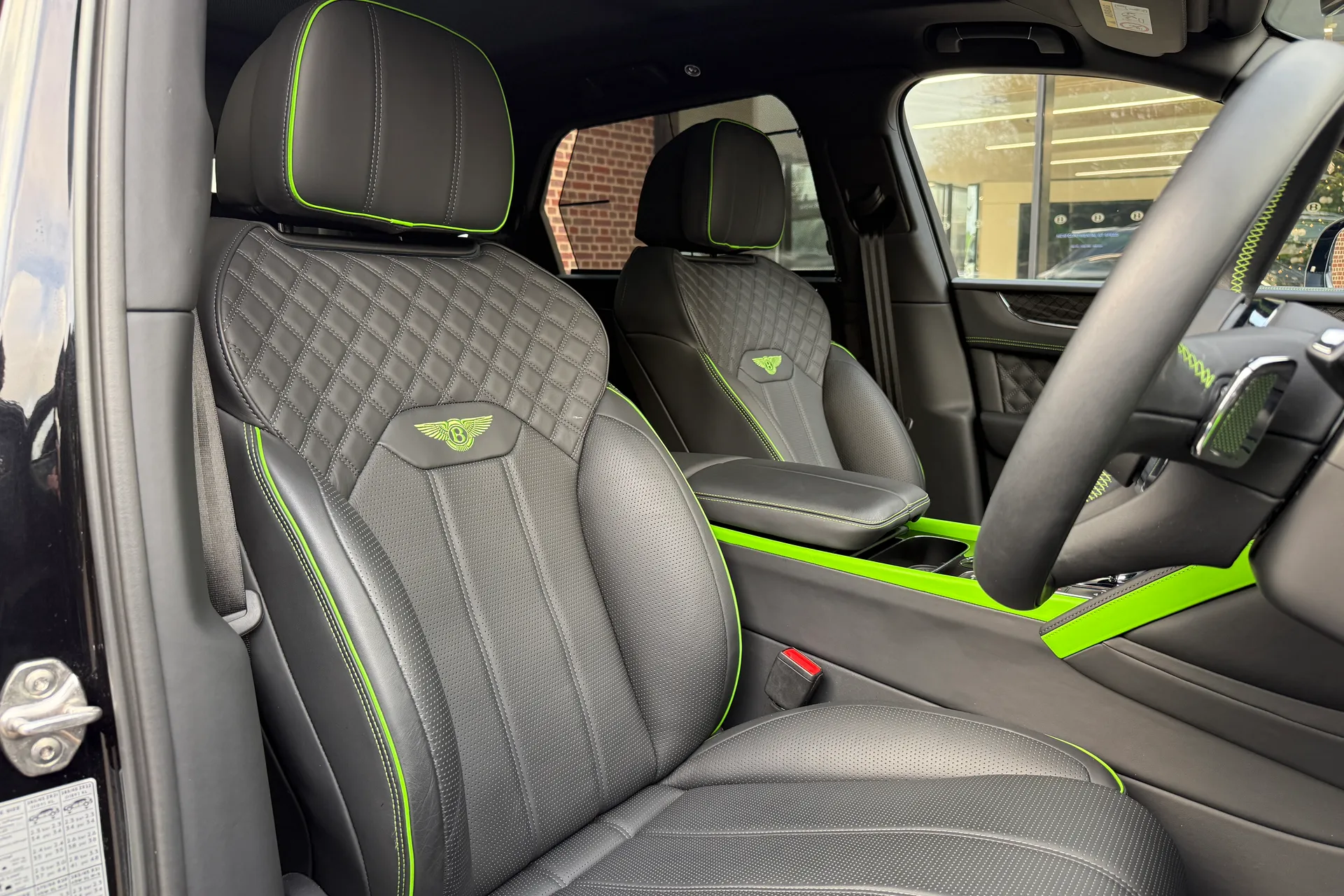 Bentley BENTAYGA thumbnail image number 7