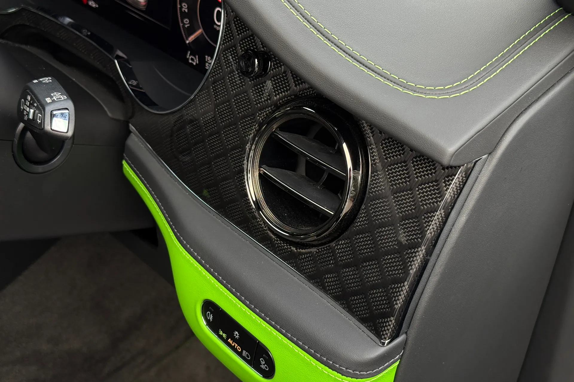 Bentley BENTAYGA thumbnail image number 20