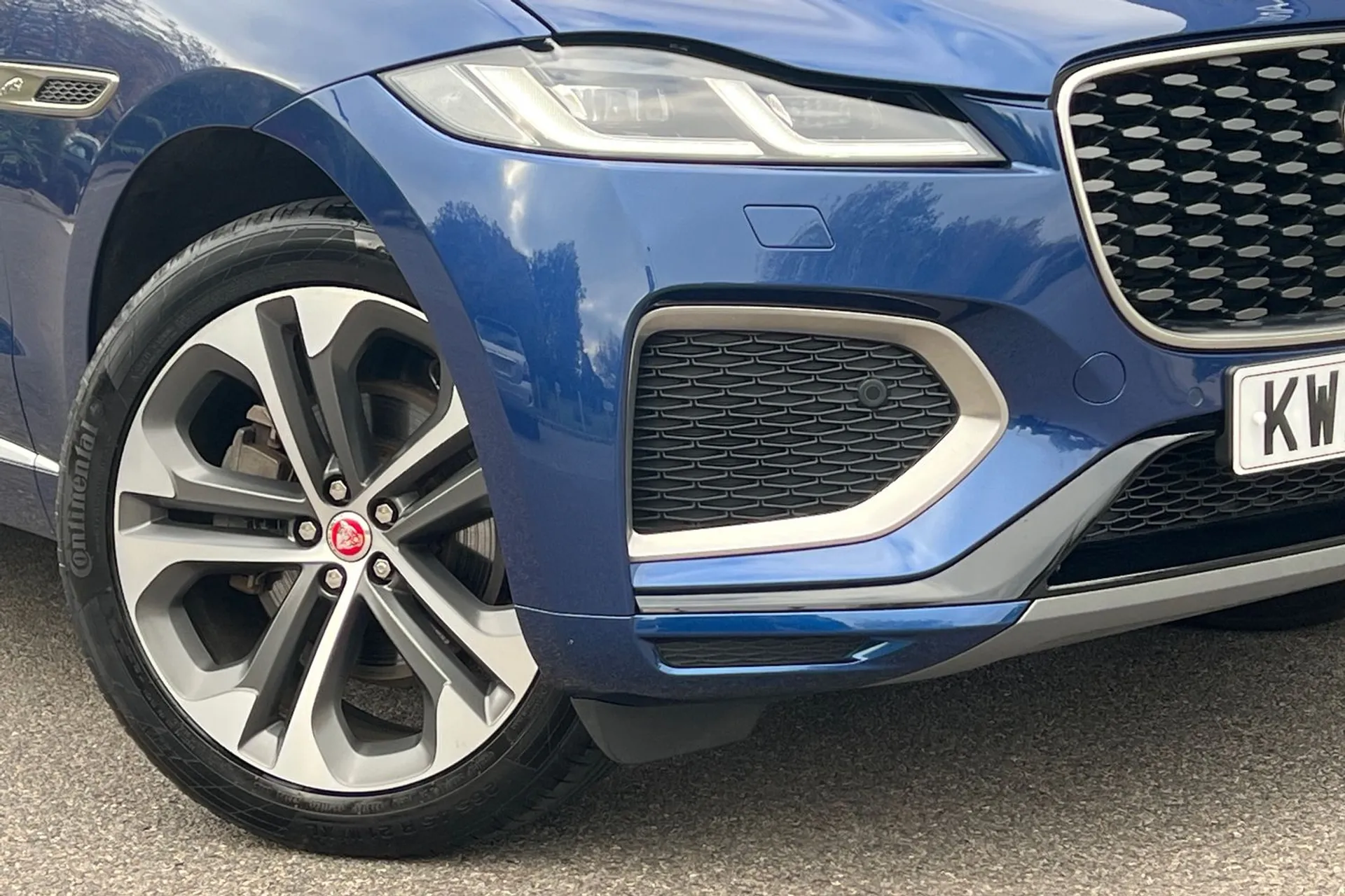 Jaguar F-PACE thumbnail image number 8