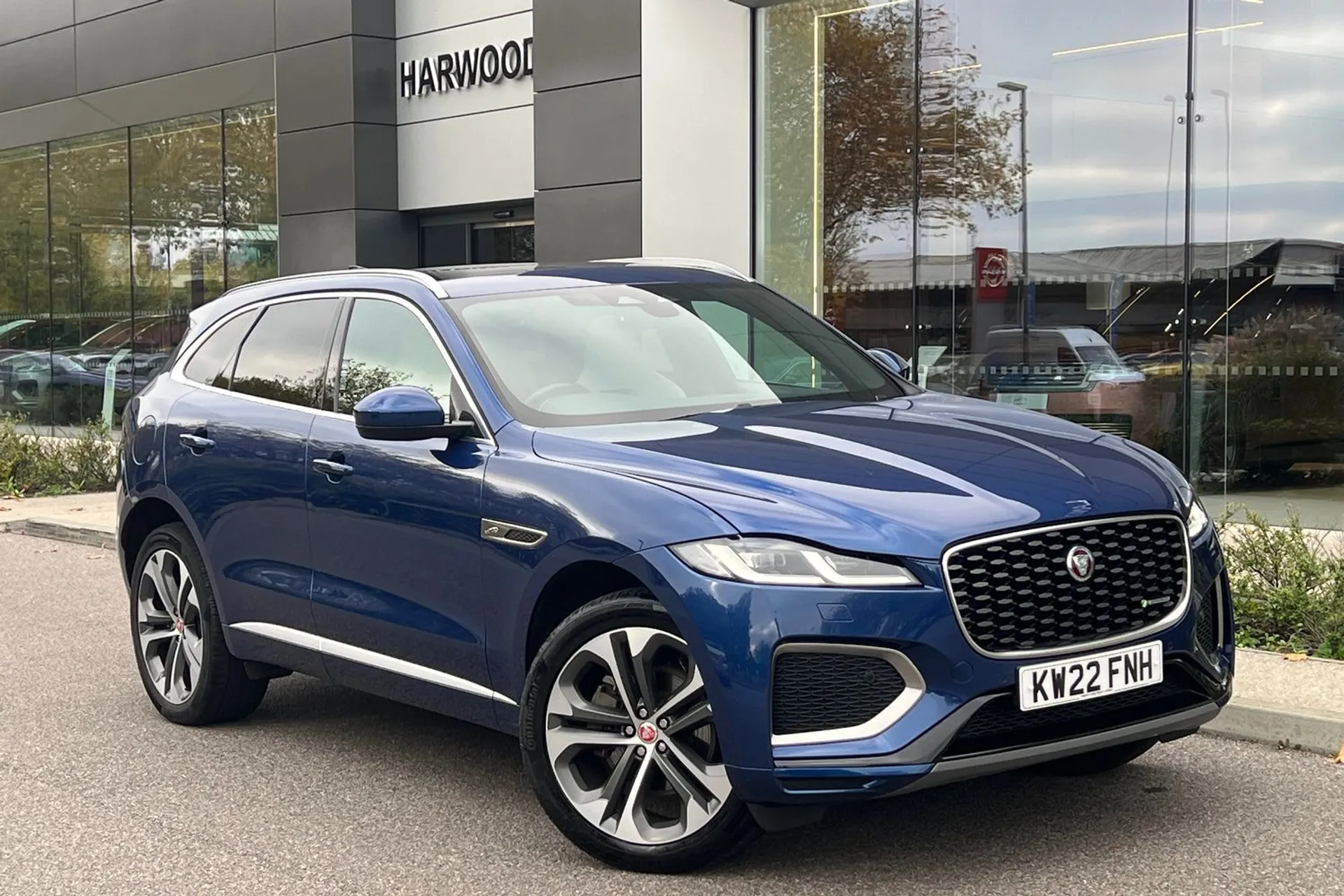 Jaguar F-PACE focused image