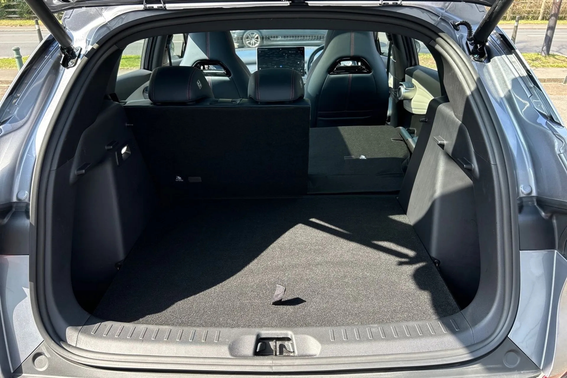 BYD ATTO 3 thumbnail image number 36