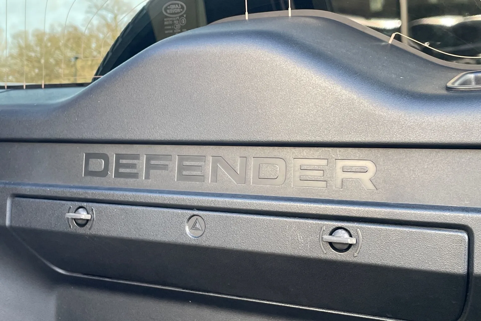 LAND ROVER DEFENDER thumbnail image number 50