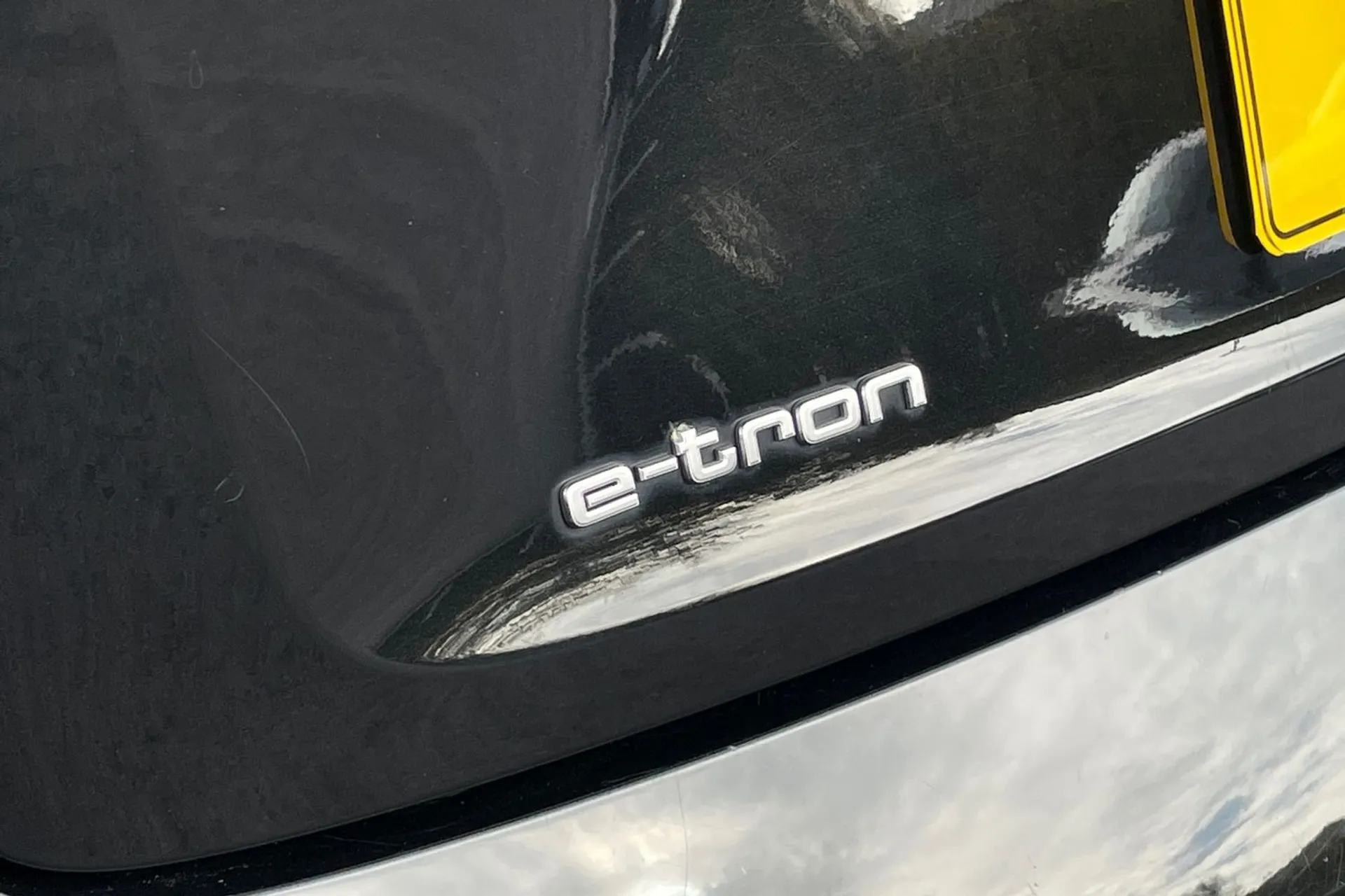 Audi e-tron thumbnail image number 57