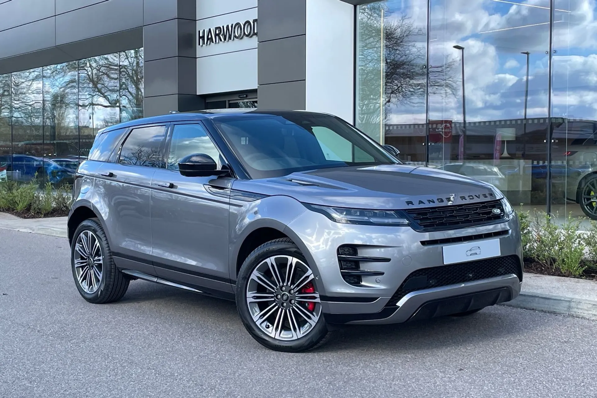 LAND ROVER RANGE ROVER EVOQUE focused image