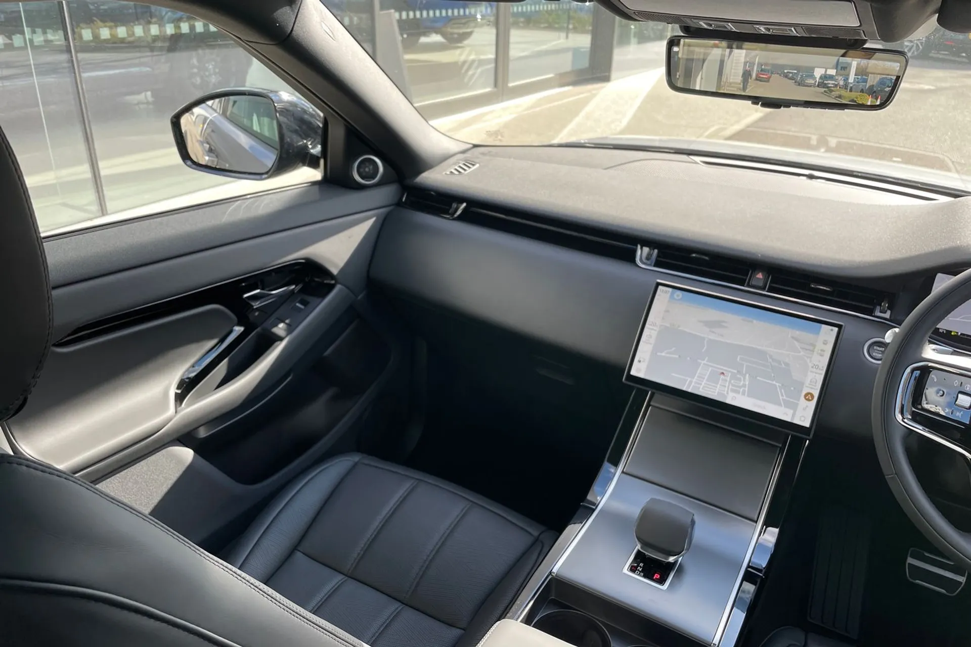 LAND ROVER RANGE ROVER EVOQUE thumbnail image number 27