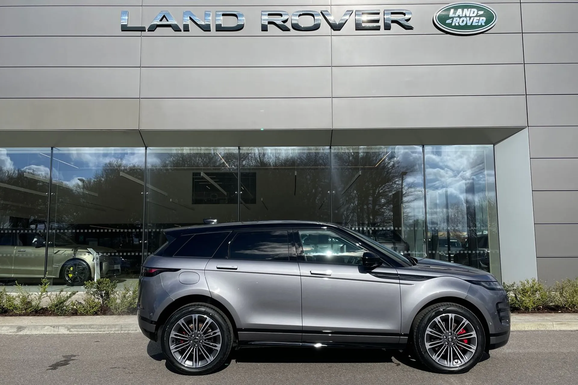 LAND ROVER RANGE ROVER EVOQUE thumbnail image number 2