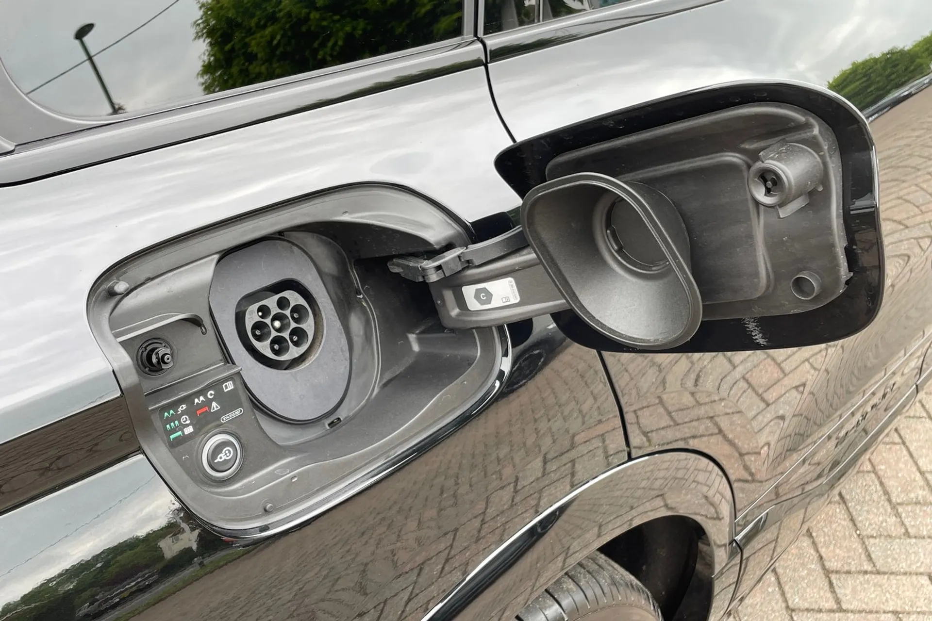 Audi Q6 thumbnail image number 48