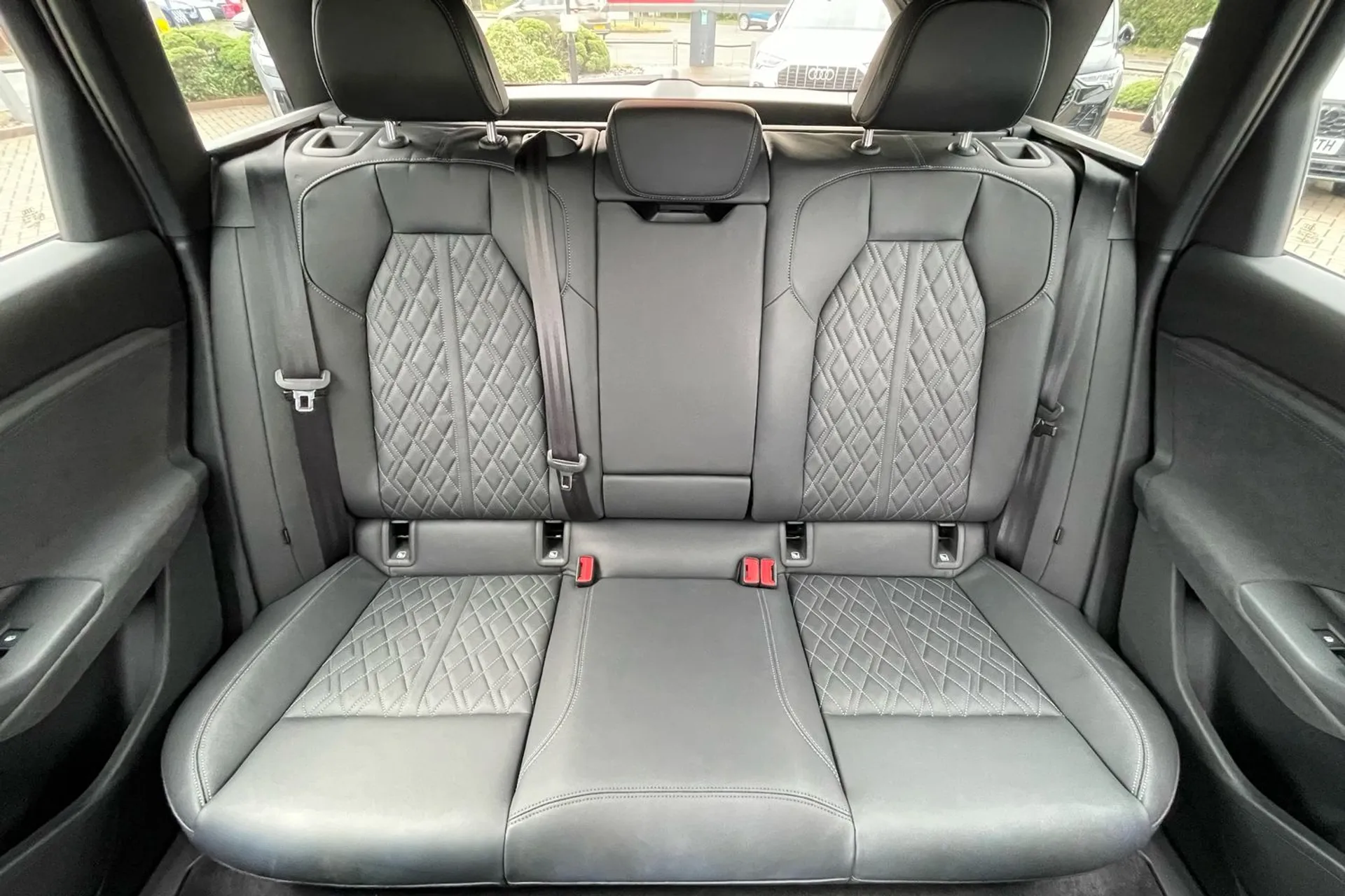 Audi Q6 thumbnail image number 7