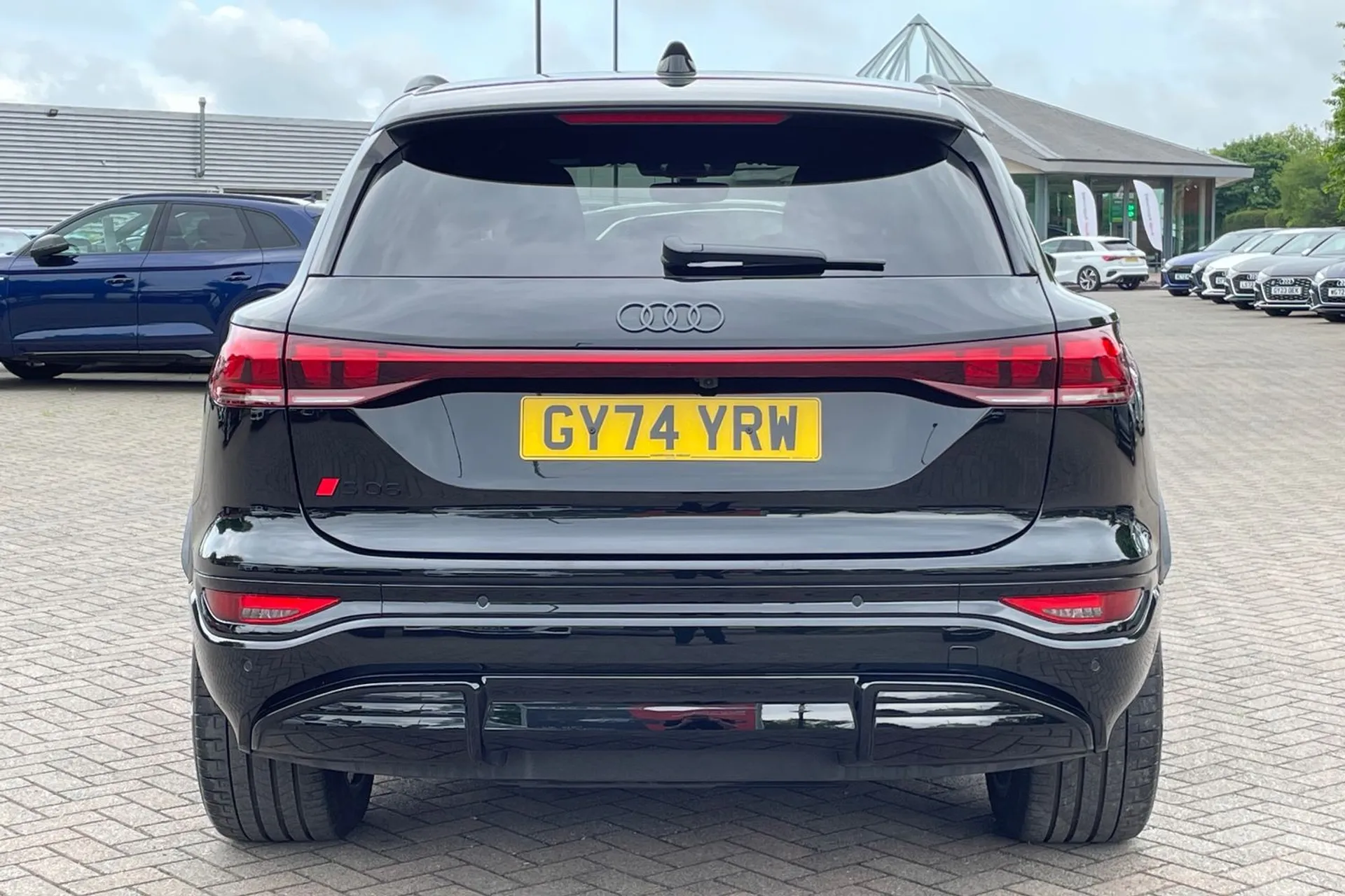Audi Q6 thumbnail image number 5