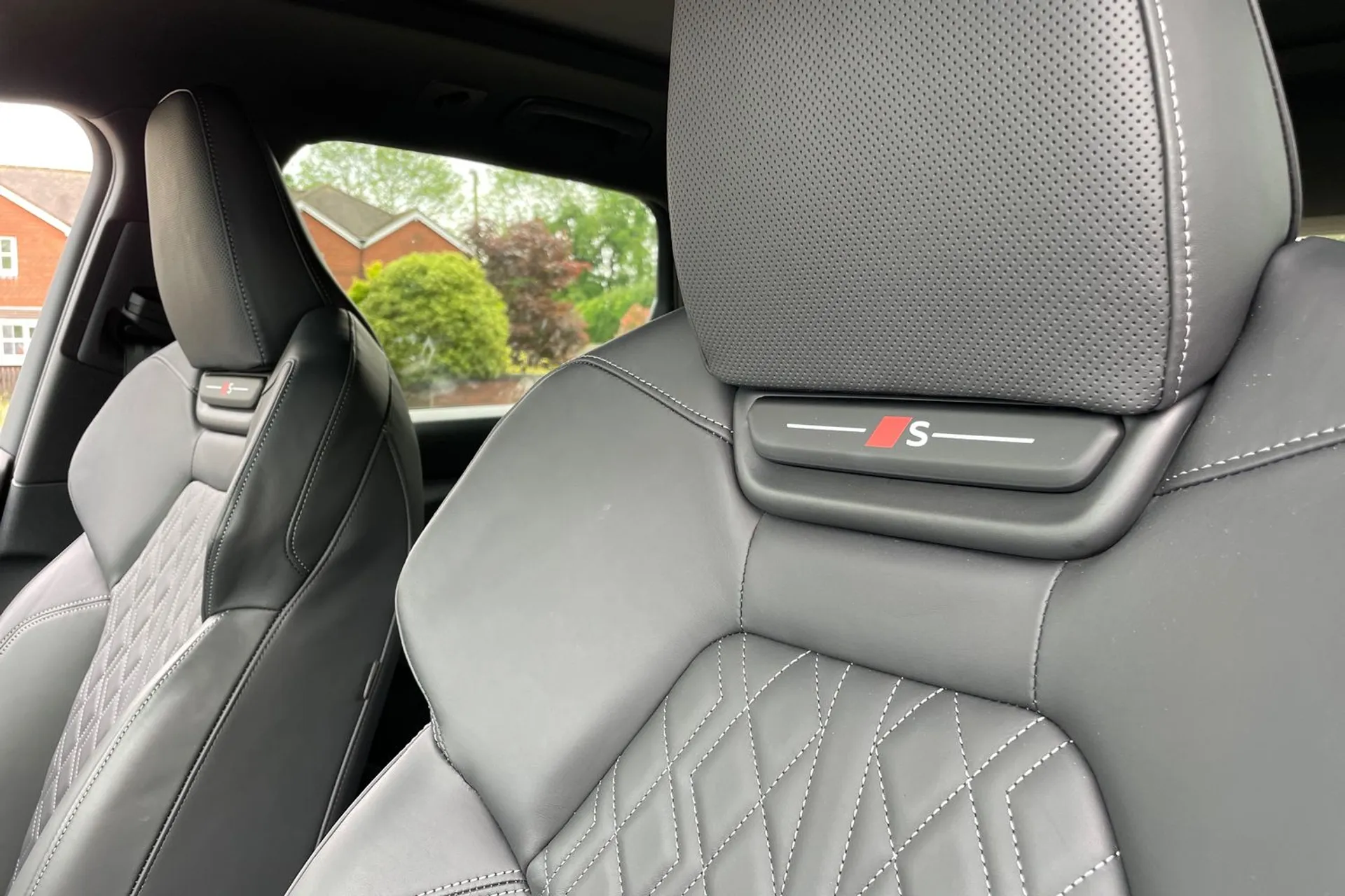 Audi Q6 thumbnail image number 27