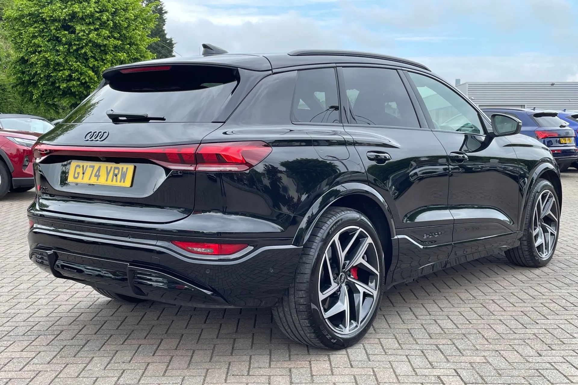 Audi Q6 thumbnail image number 4