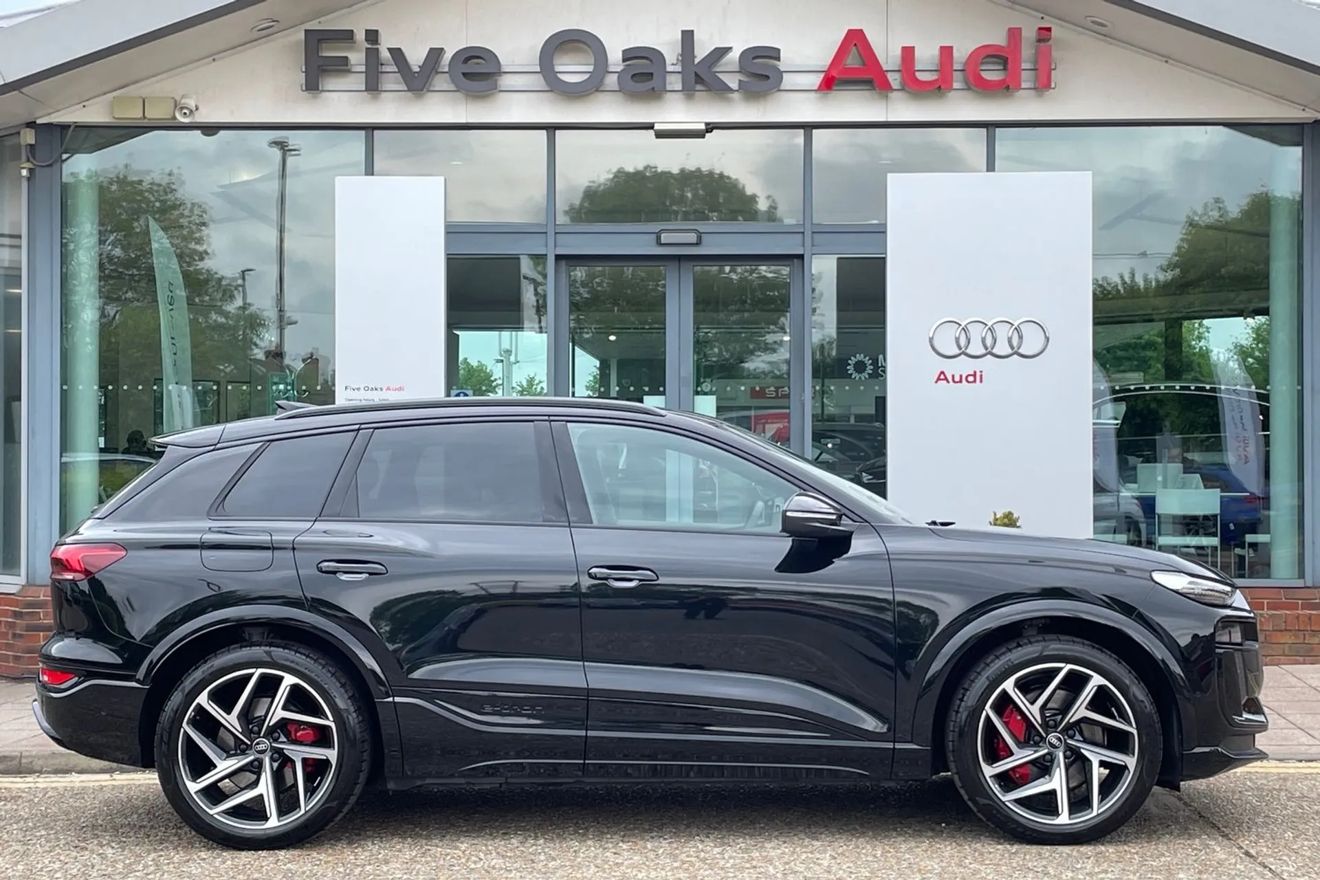 Audi Q6 thumbnail image number 2
