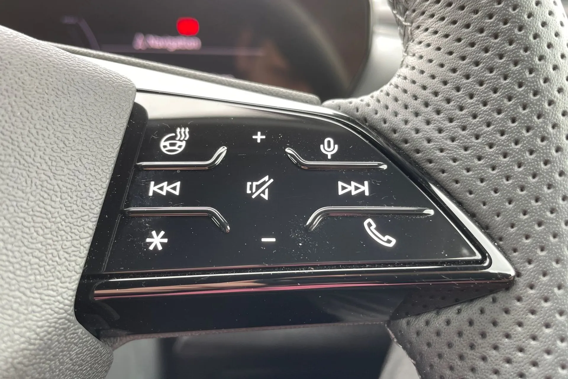 Audi Q6 thumbnail image number 19