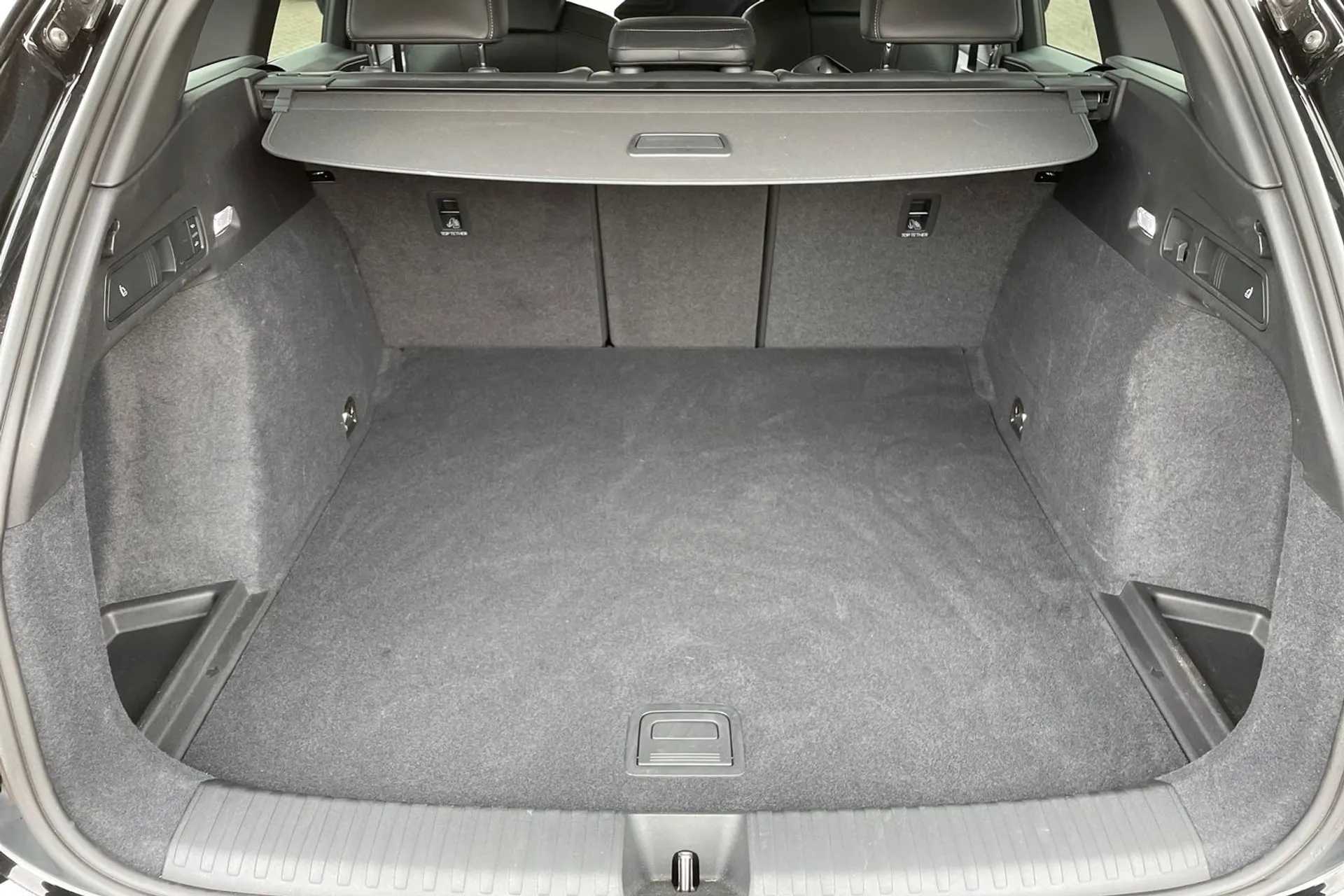 Audi Q6 thumbnail image number 31
