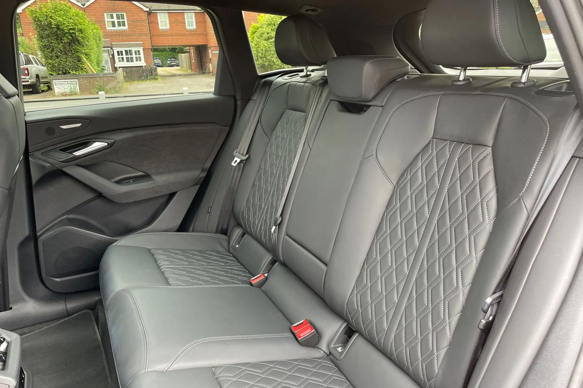 Audi Q6 thumbnail image number 41