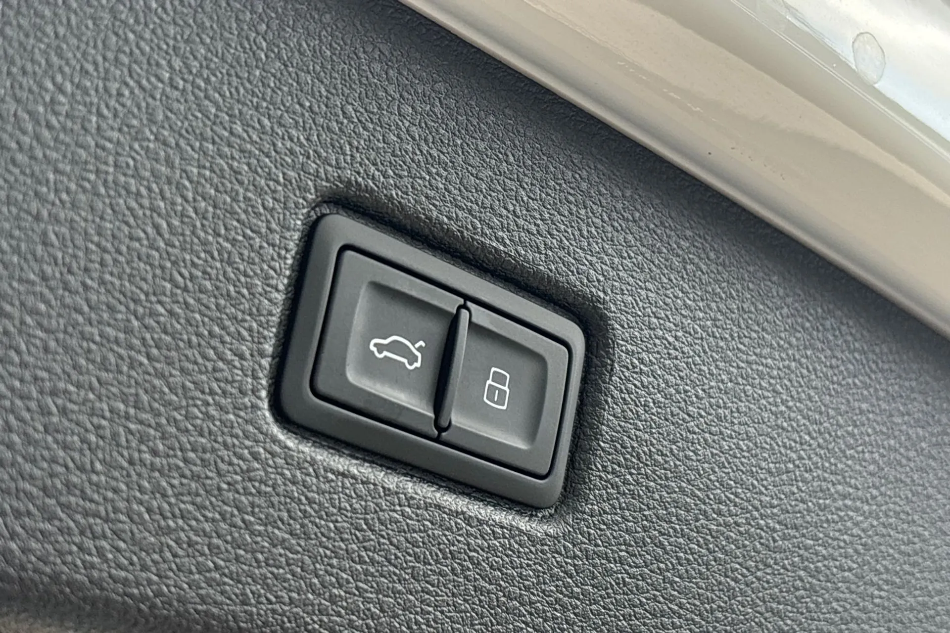 Audi Q7 thumbnail image number 20