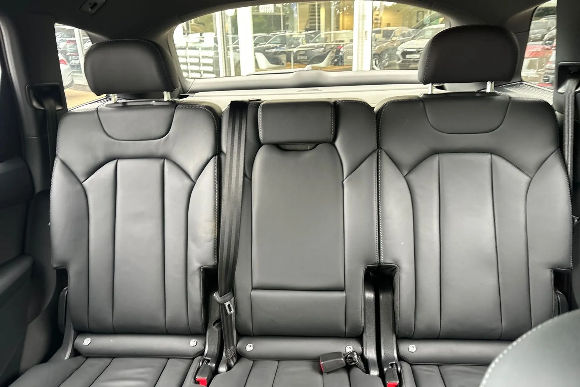 Audi Q7 thumbnail image number 31