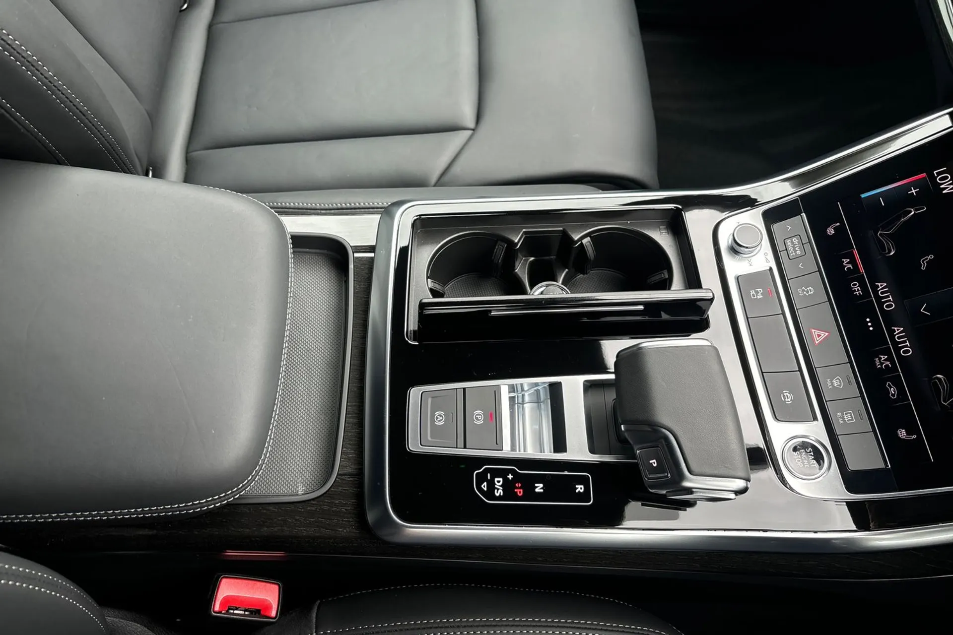 Audi Q7 thumbnail image number 43