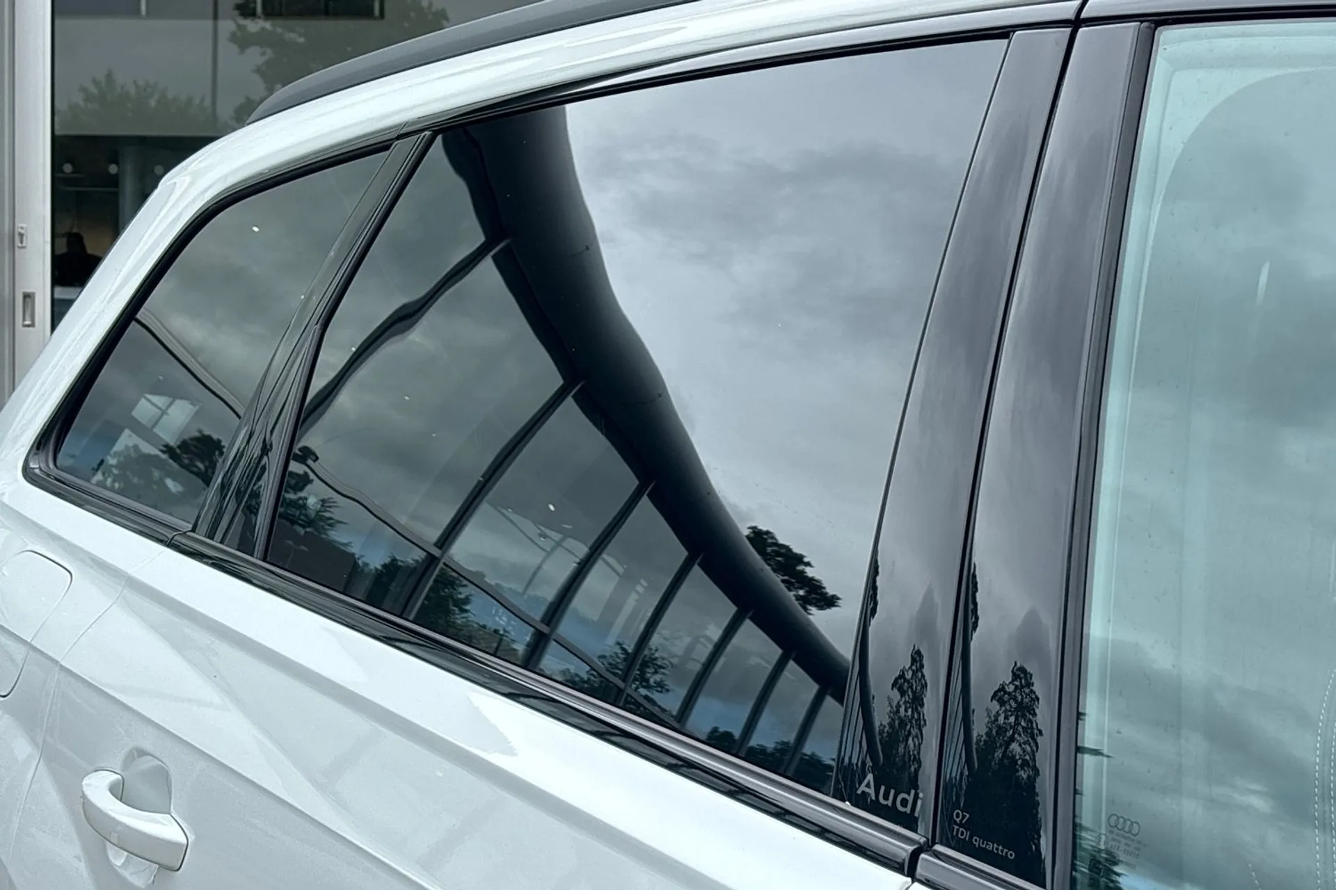 Audi Q7 thumbnail image number 14