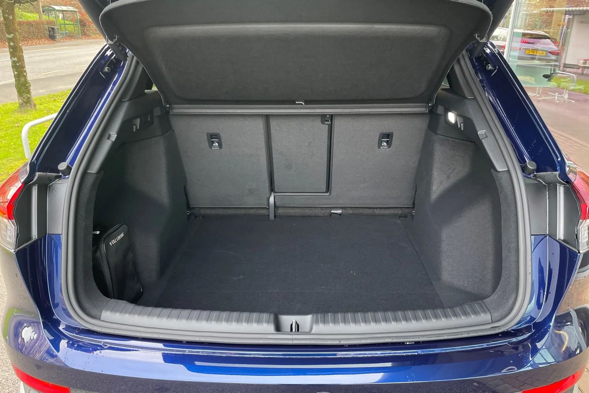 Audi Q4 thumbnail image number 38