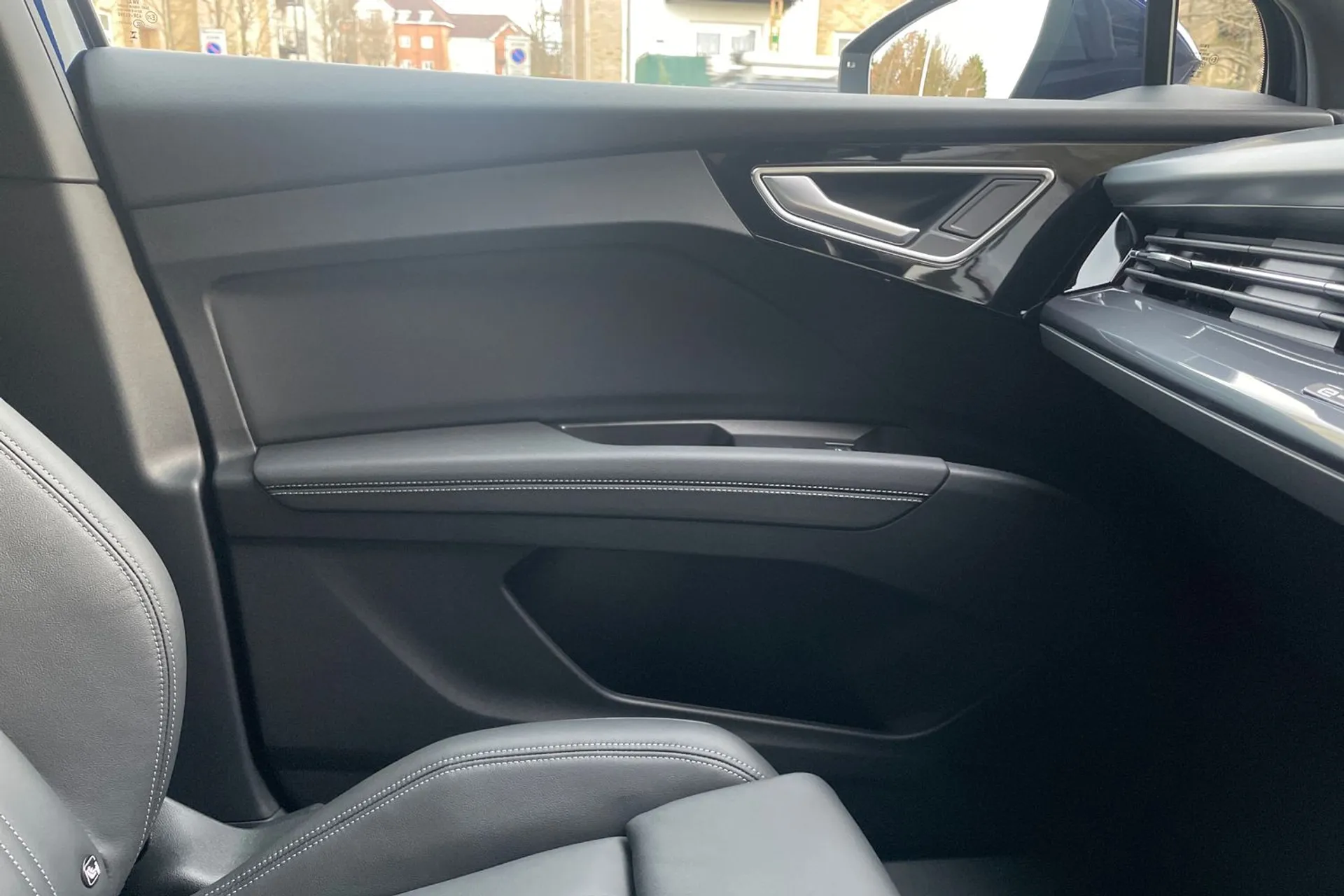 Audi Q4 thumbnail image number 78