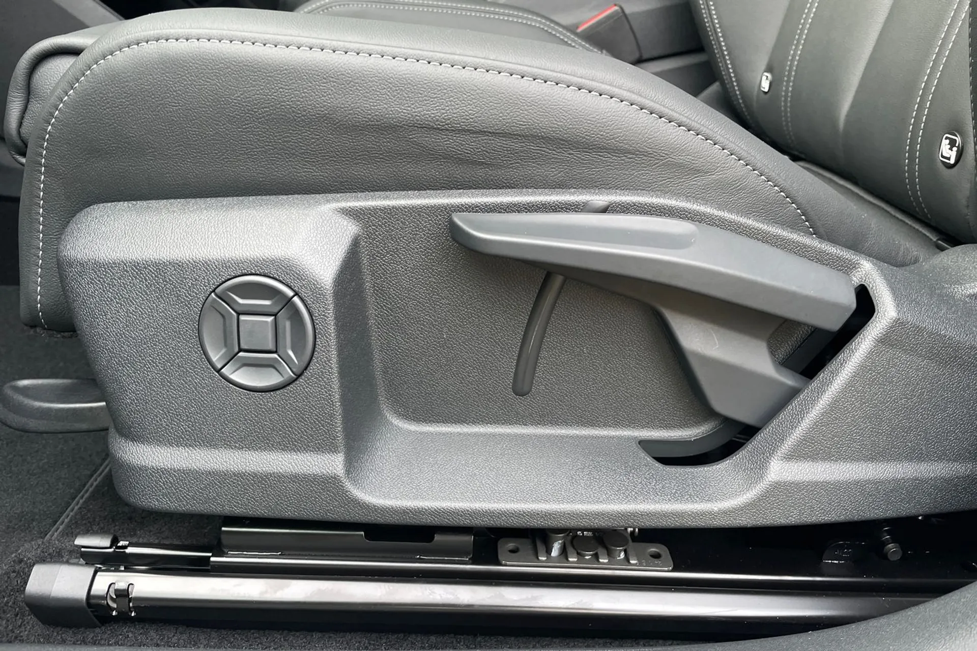 Audi Q4 thumbnail image number 58