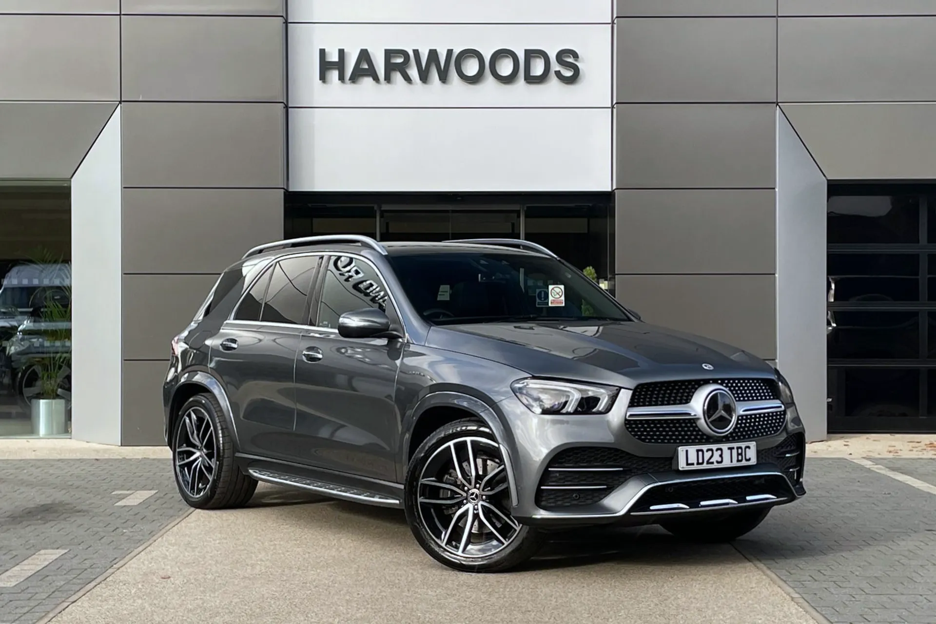 MERCEDES-BENZ GLE focused image