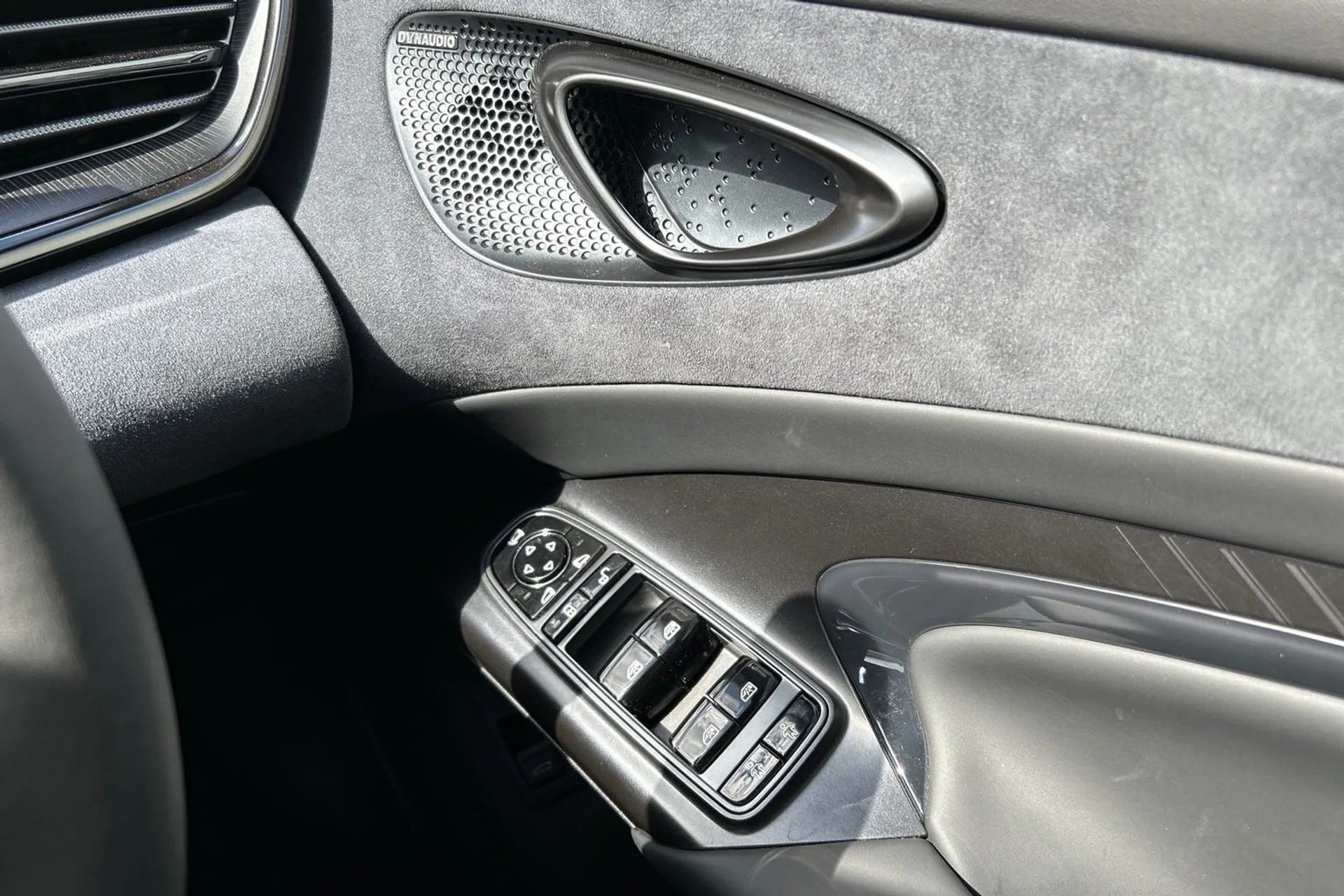 BYD SEAL thumbnail image number 39