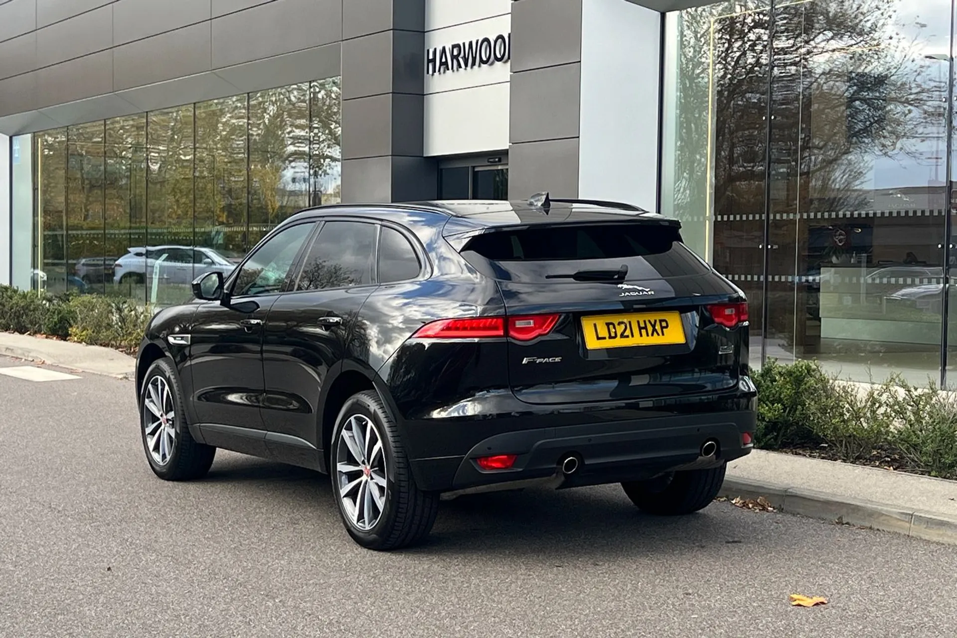 Jaguar F-PACE thumbnail image number 11