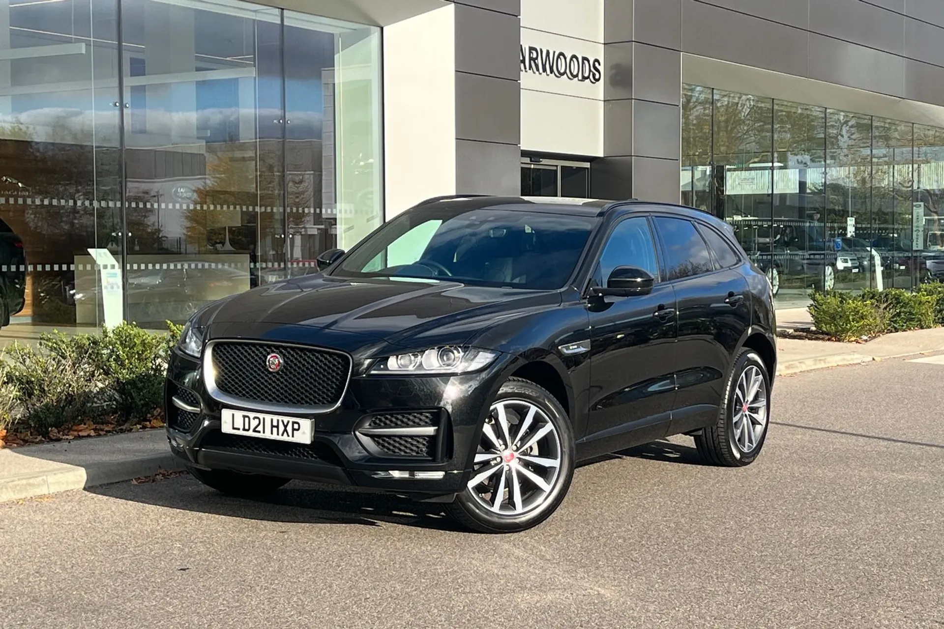 Jaguar F-PACE thumbnail image number 12