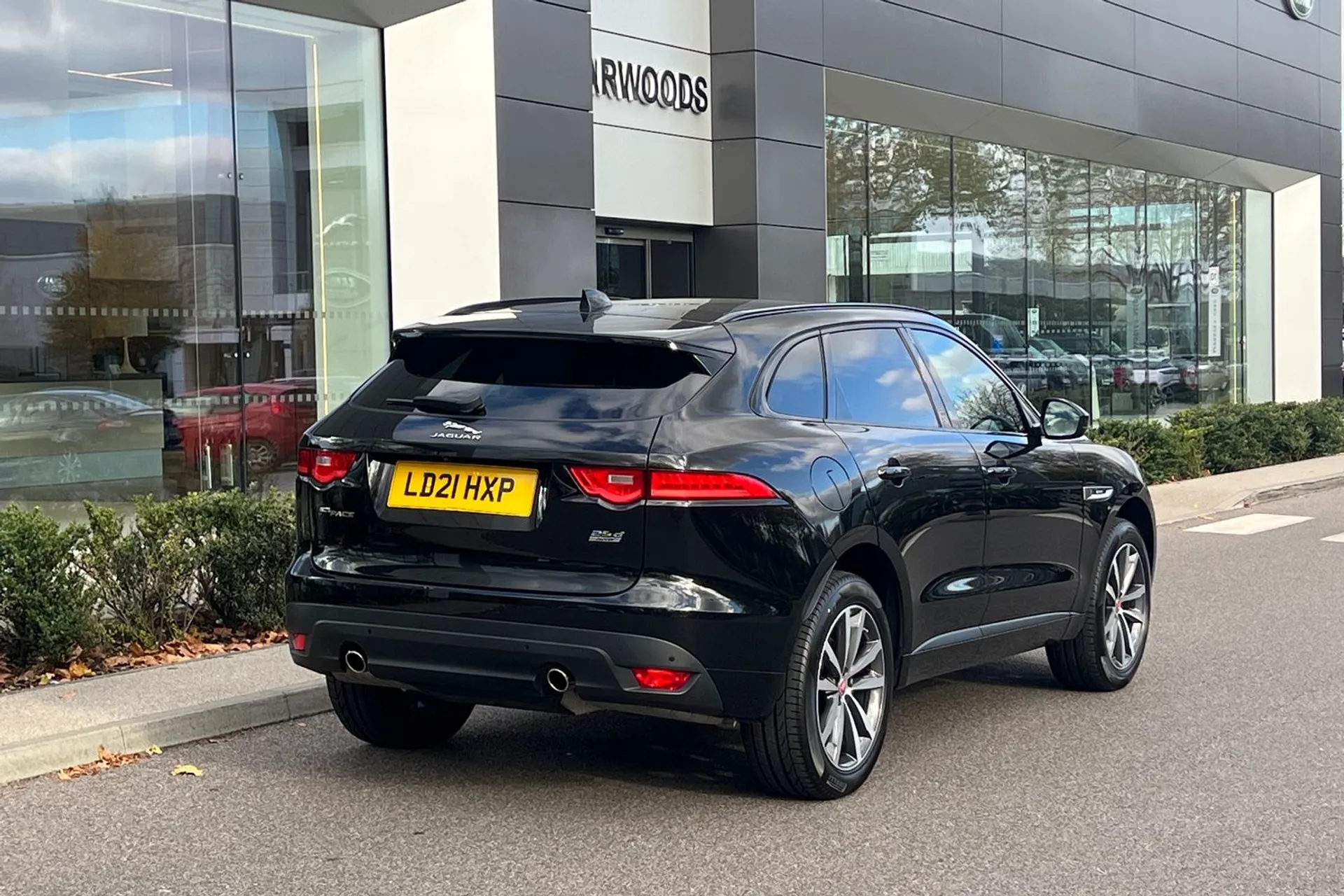 Jaguar F-PACE thumbnail image number 9