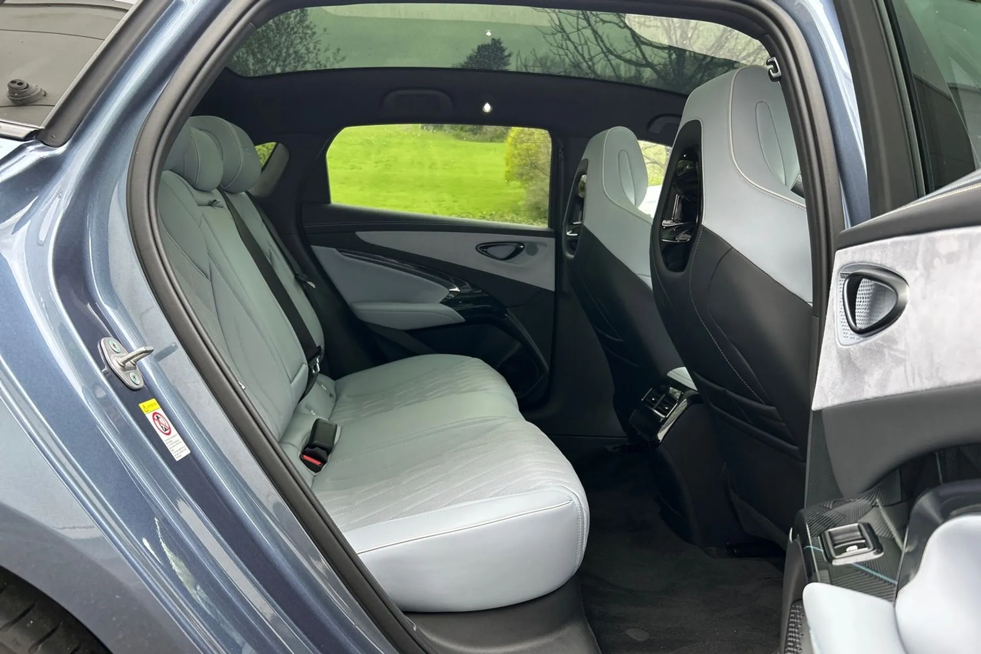 BYD SEAL thumbnail image number 10