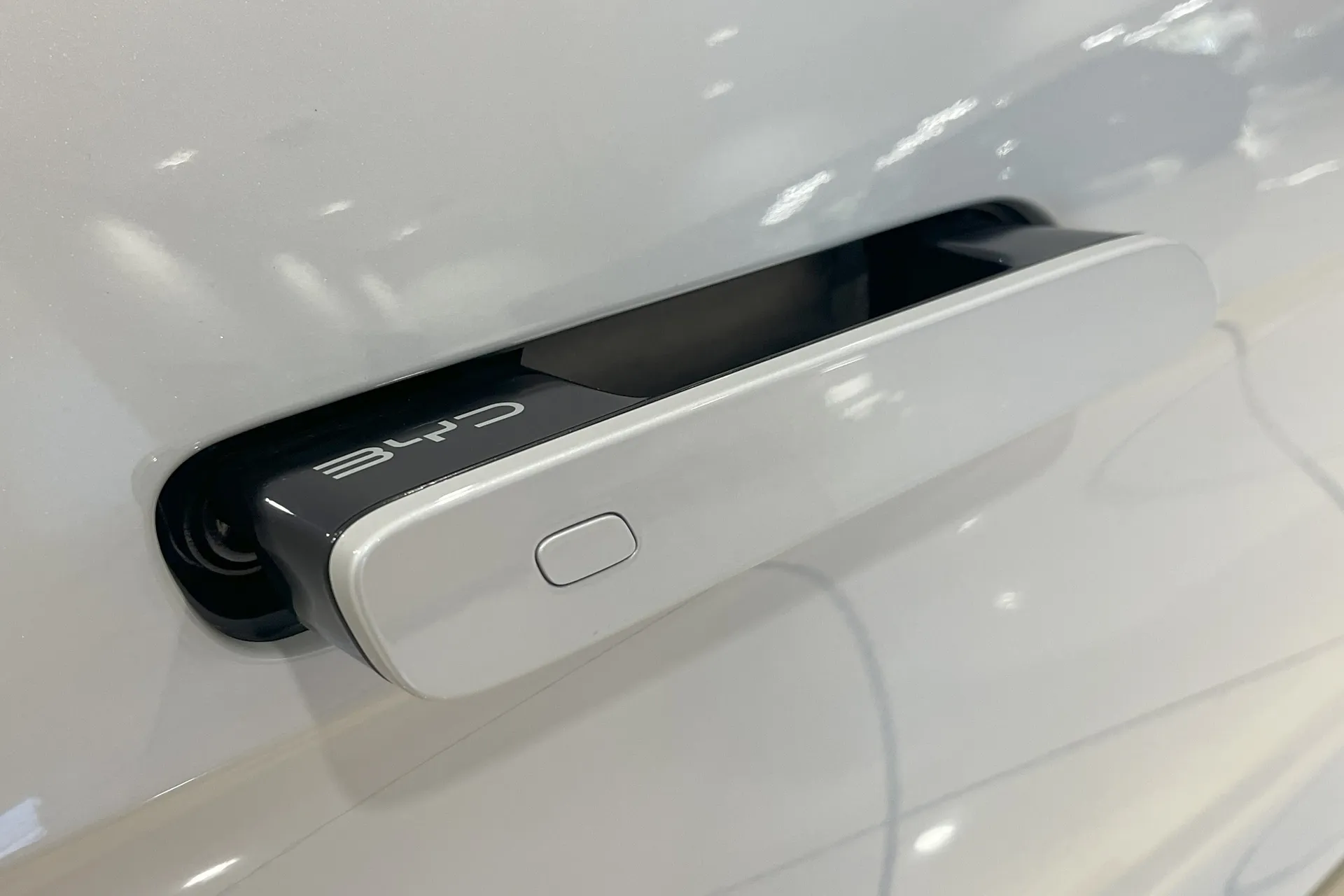 BYD SEAL thumbnail image number 32