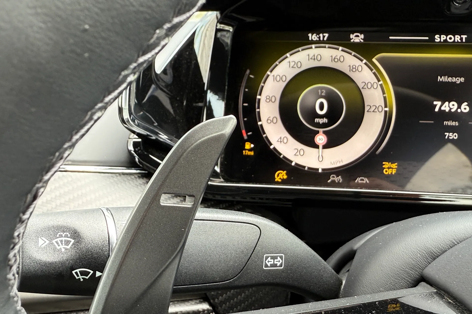 Aston Martin Vantage thumbnail image number 48