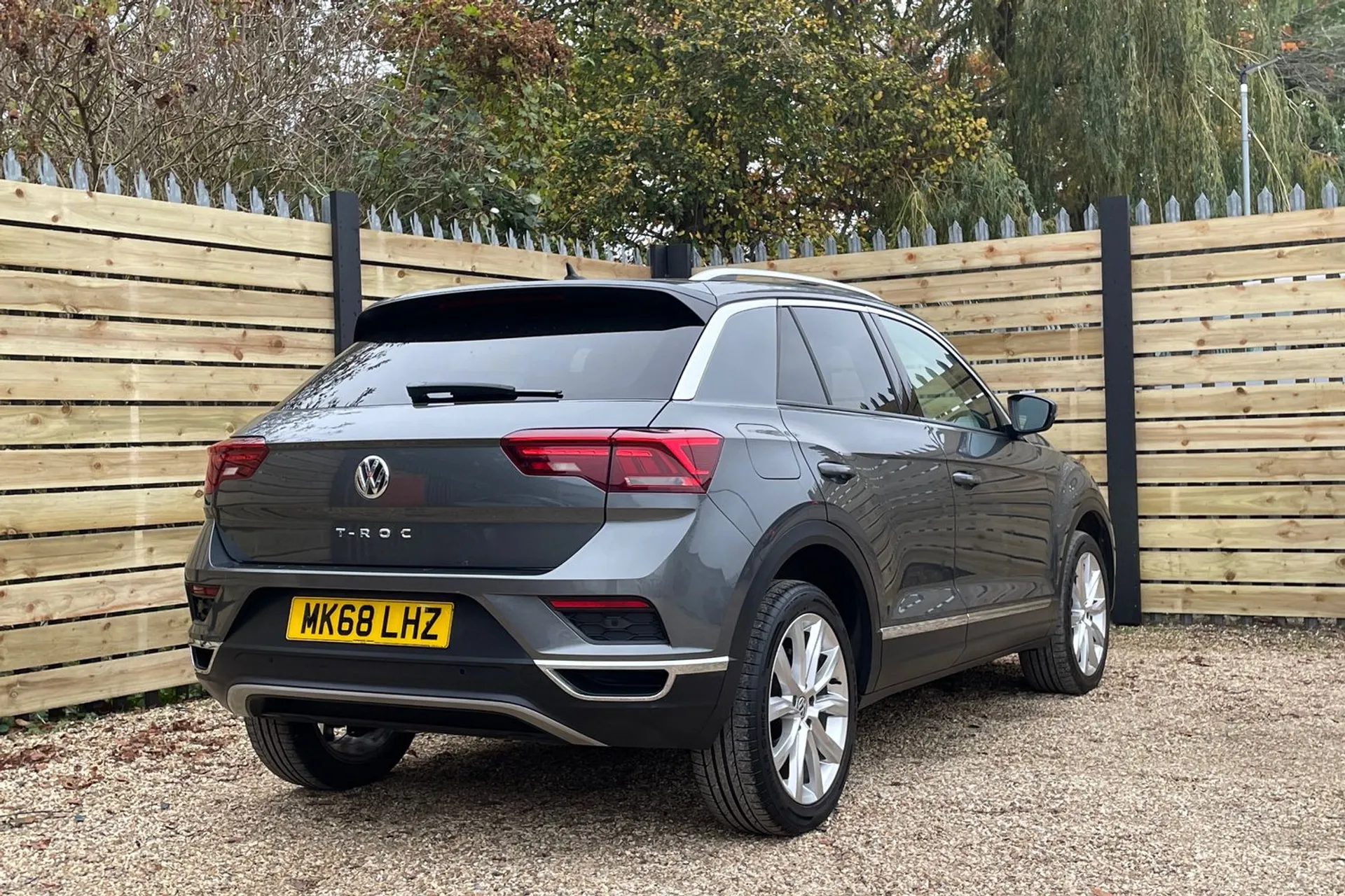 VOLKSWAGEN T-ROC thumbnail image number 6