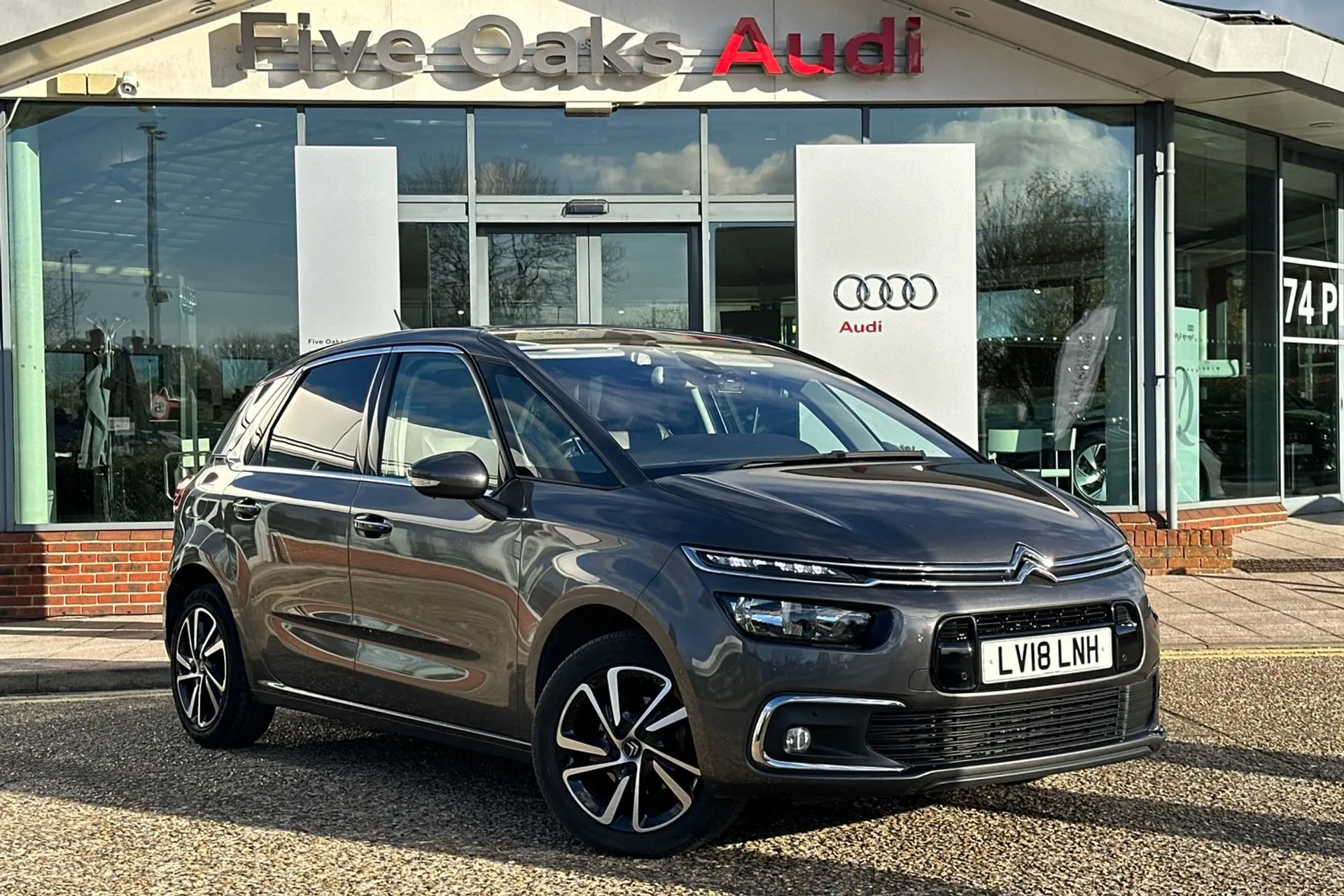 CITROEN C4 PICASSO focused image