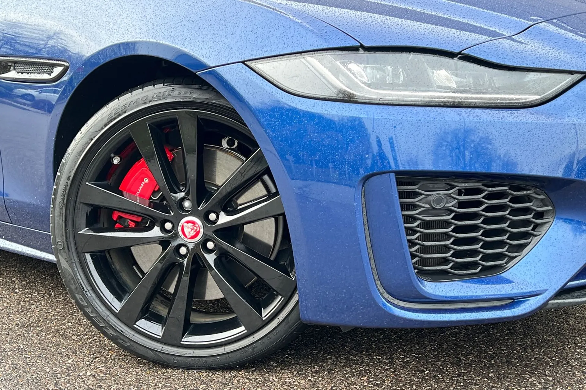 Jaguar XE thumbnail image number 9